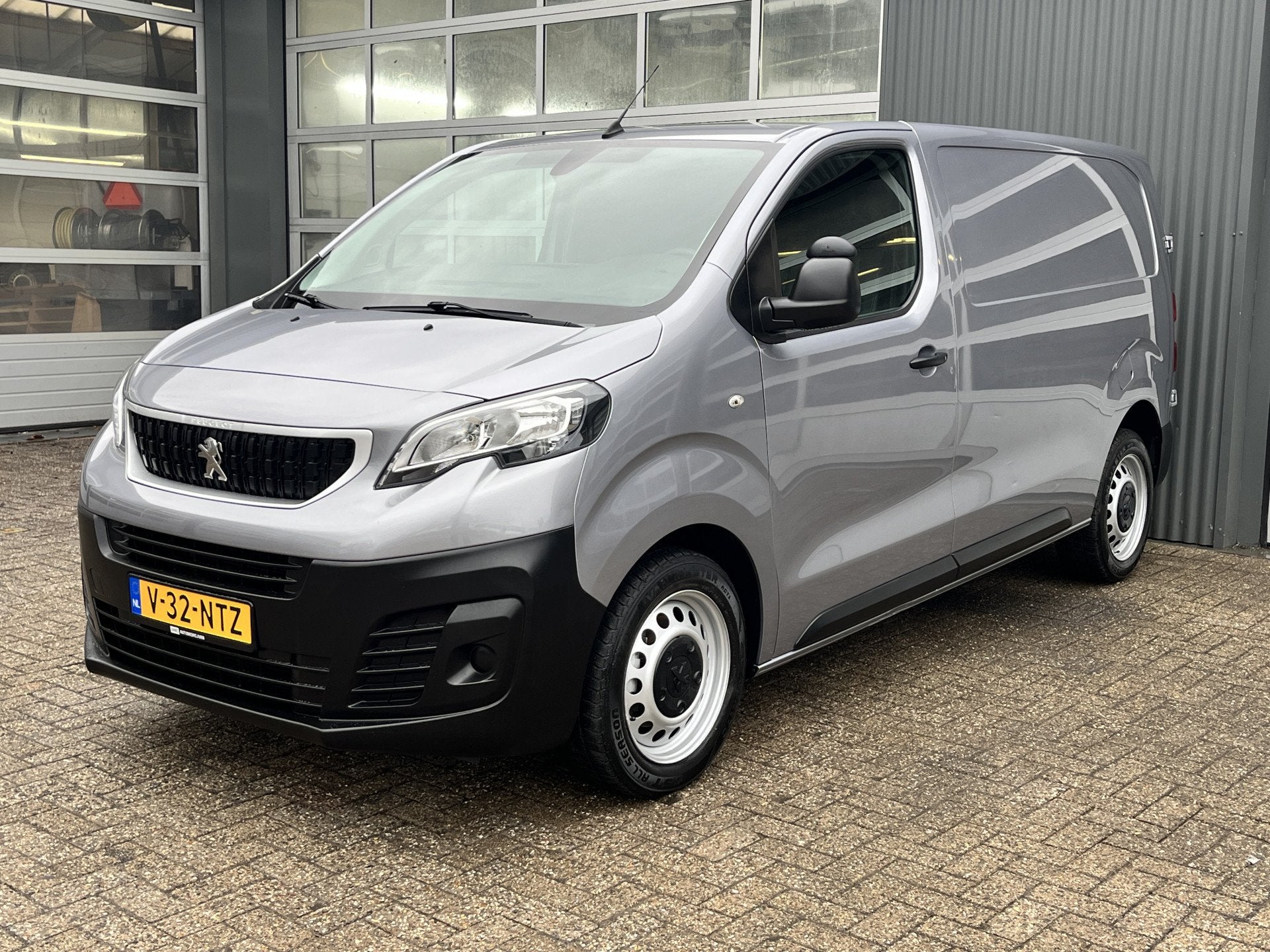 Peugeot Expert 1.5 BlueHDI Marge BTW en BPM vrij! Airco Crui, Auto's, Voorwielaandrijving, Gebruikt, 4 cilinders, Bedrijf