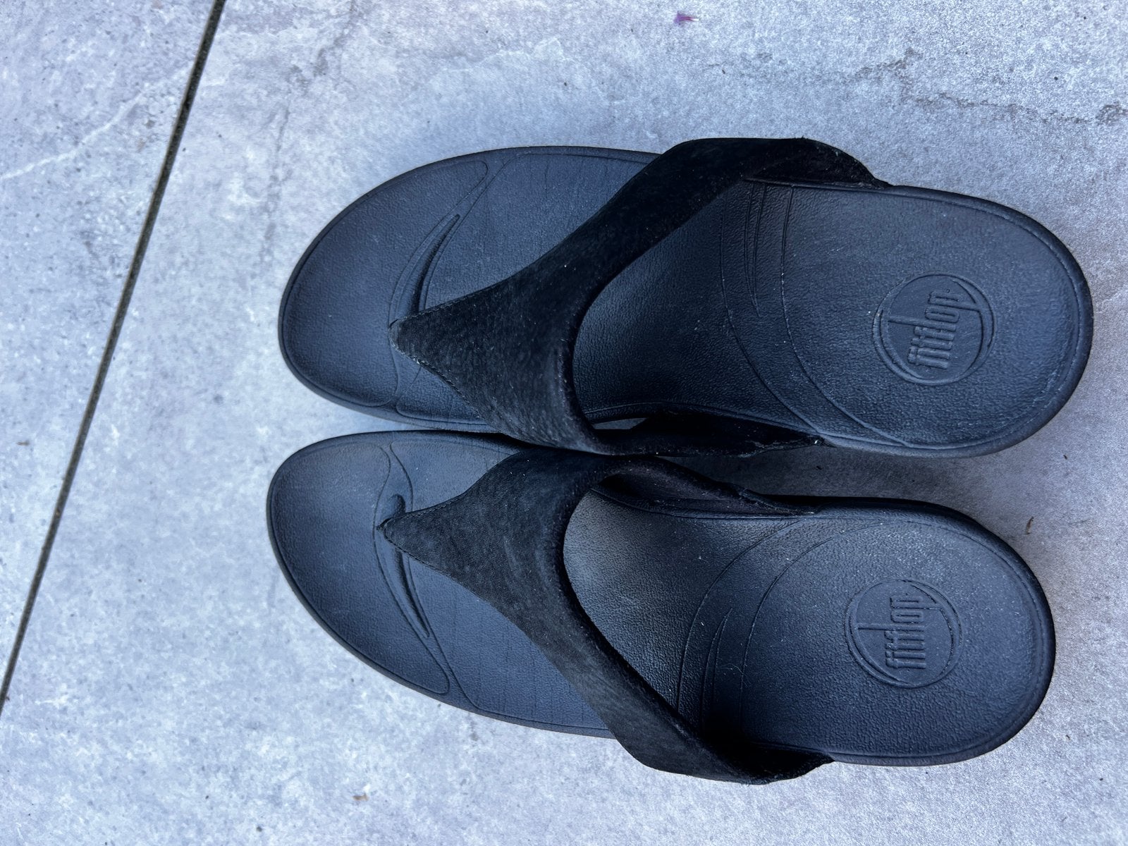 Fitflop teenslipper, leren band mt 39, Ophalen of Verzenden, Zo goed als nieuw, Zwart