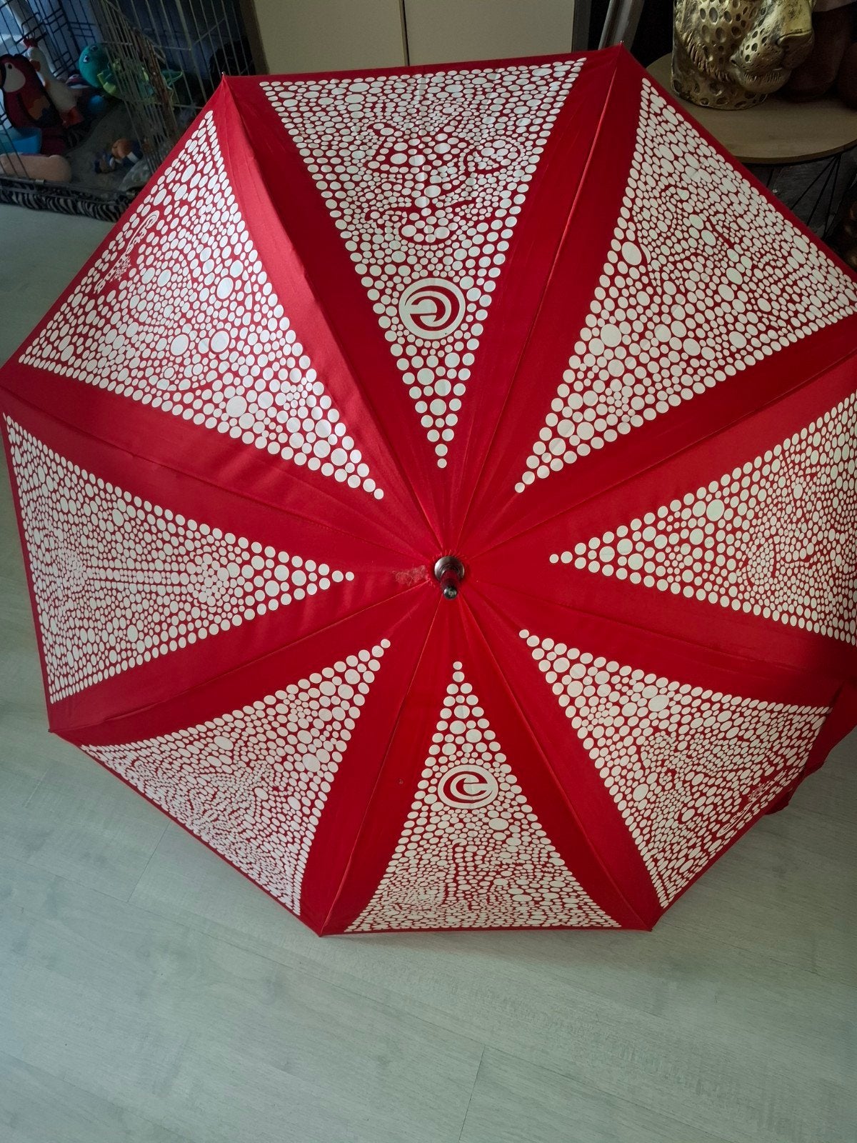 Efteling paraplu - verkleurt als het regent, Ophalen, Zo goed als nieuw, Rood