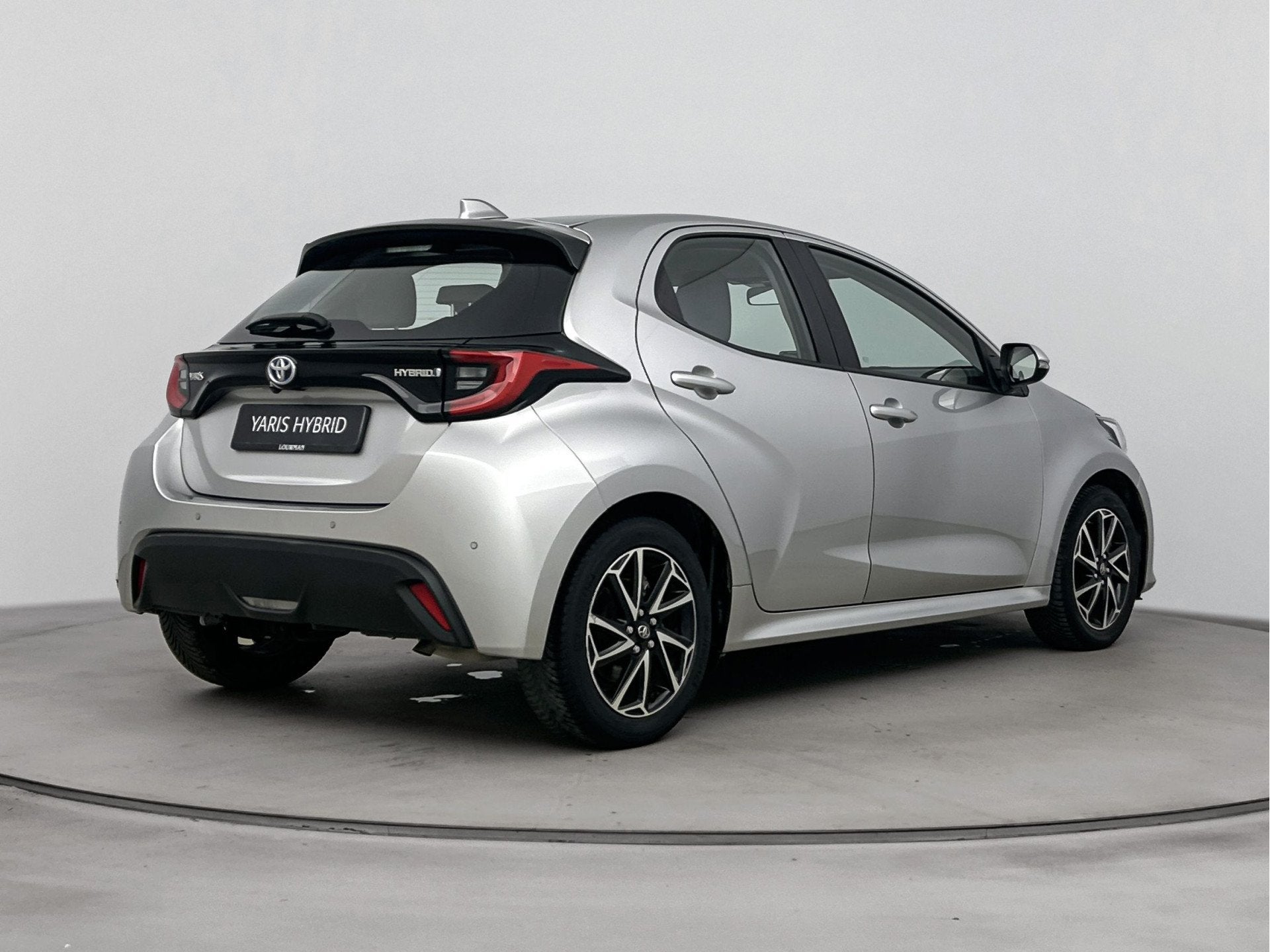 Toyota Yaris 1.5 Hybrid 115 First Edition | Parkeercamera |, Auto's, 12 maanden, Gebruikt, 1490 cc, Bedrijf