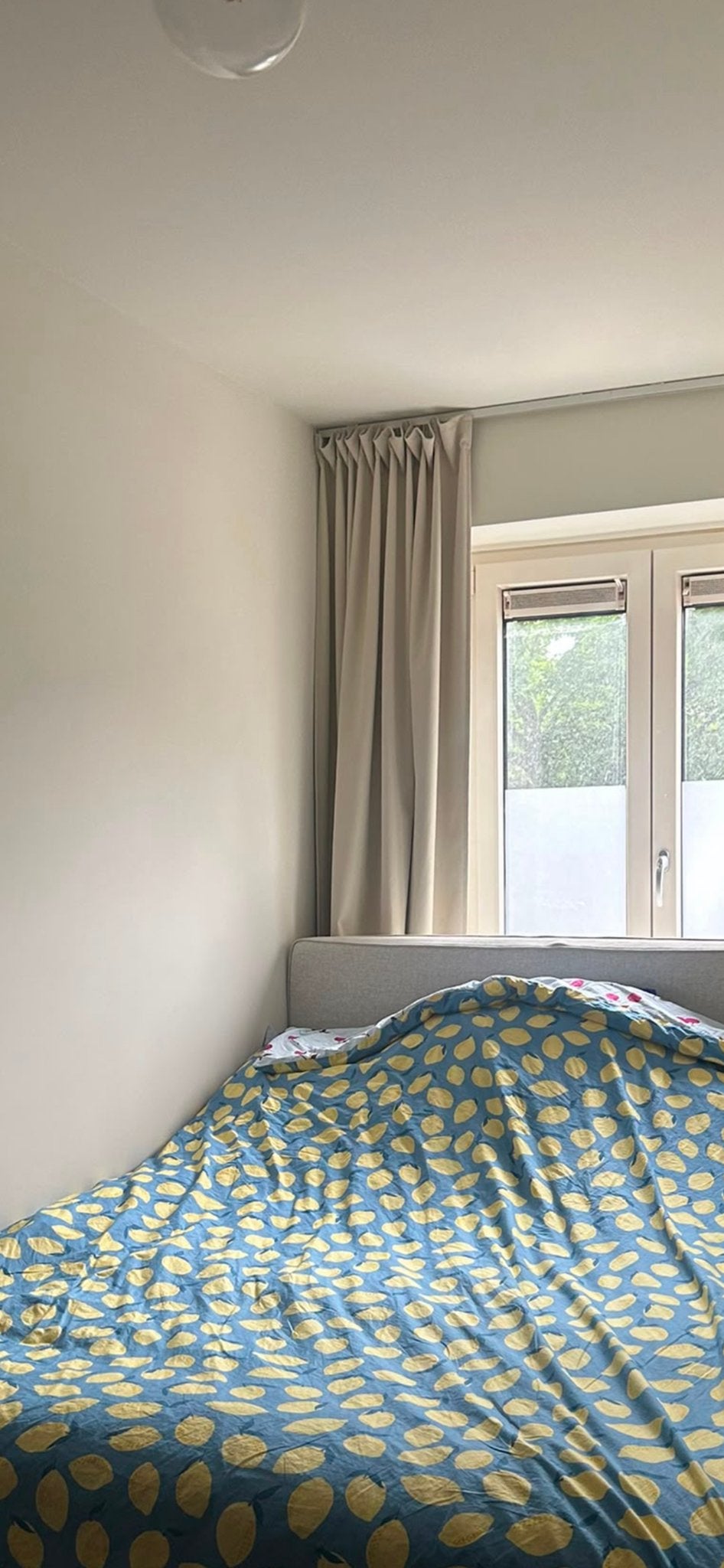 IKEA KORGSMOTT Verduisterende Gordijnen - Beige, Lang, Ophalen, Verduisterend, Beige, Zo goed als nieuw