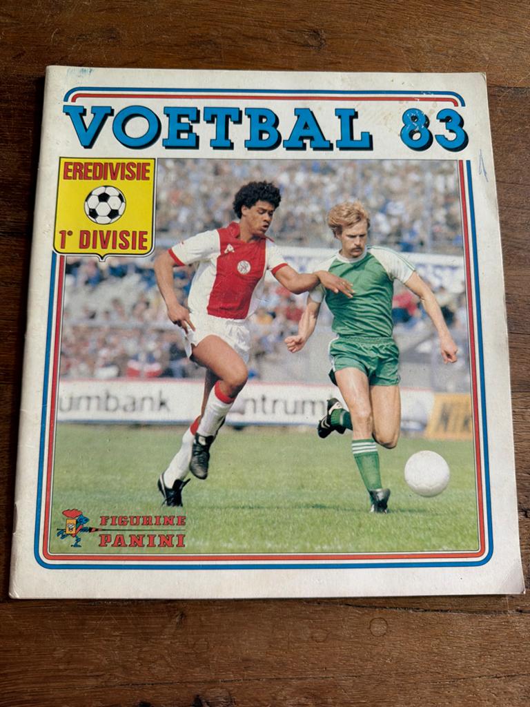 Voetbal 83 Panini Stickerboek - leeg album, Verzamelen, Speelkaarten, Jokers en Kwartetten, Ophalen of Verzenden, Gebruikt, Speelkaart(en)