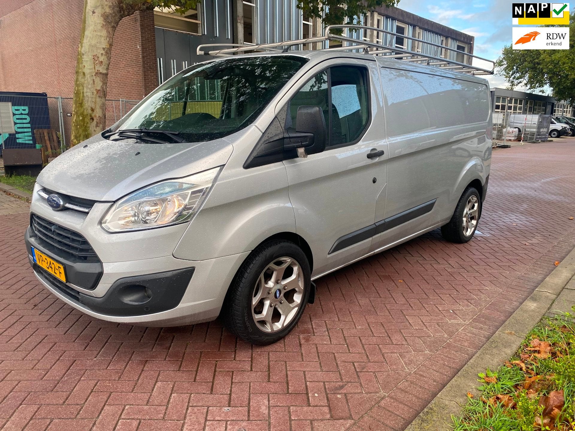 Ford Transit Custom 290 2.2 TDCI L2H1 Trend / Airco / 2015 /, Voorwielaandrijving, Euro 5, Gebruikt, Zwart