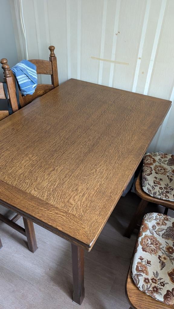 Uitschuifbare eiken eettafel met 4 stoelen, Ophalen