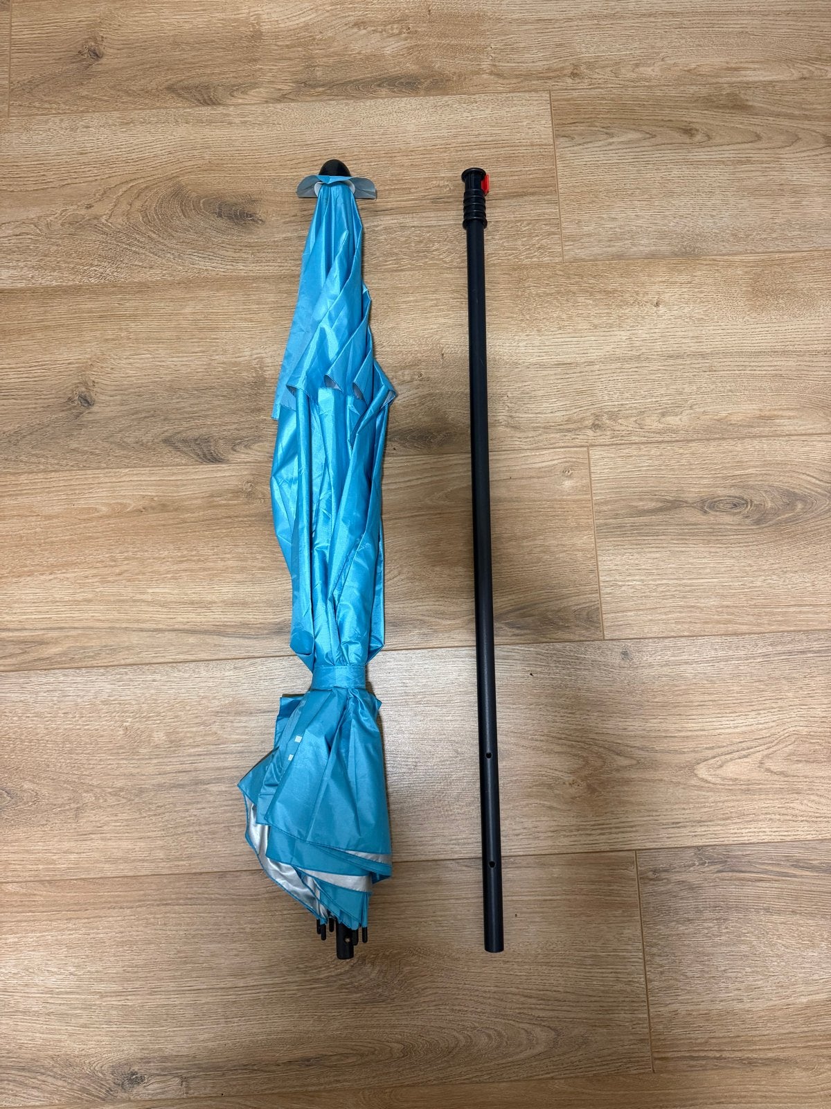 Blauwe parasol met stok, Ophalen, Gebruikt
