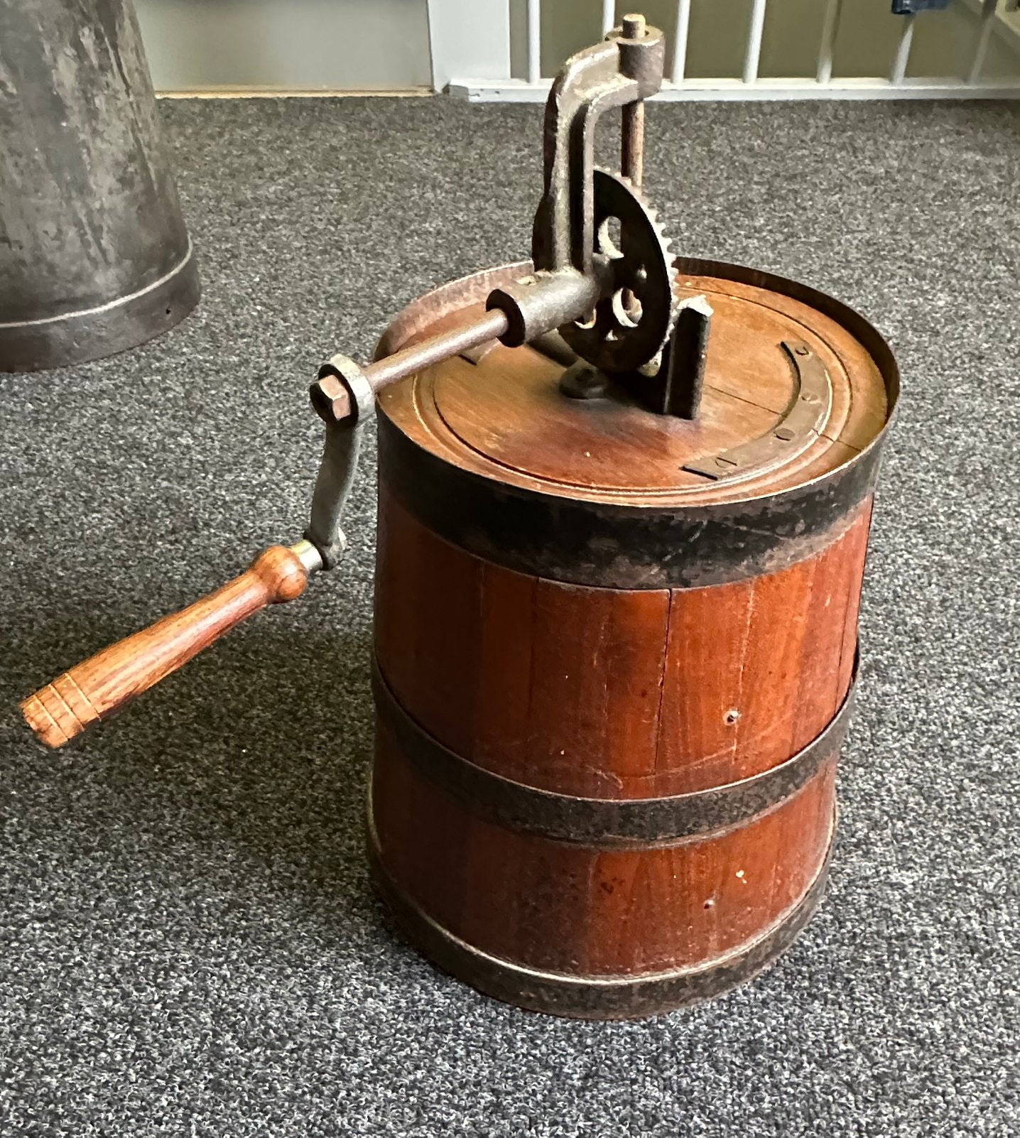Houten karnton / boterton, Ophalen
