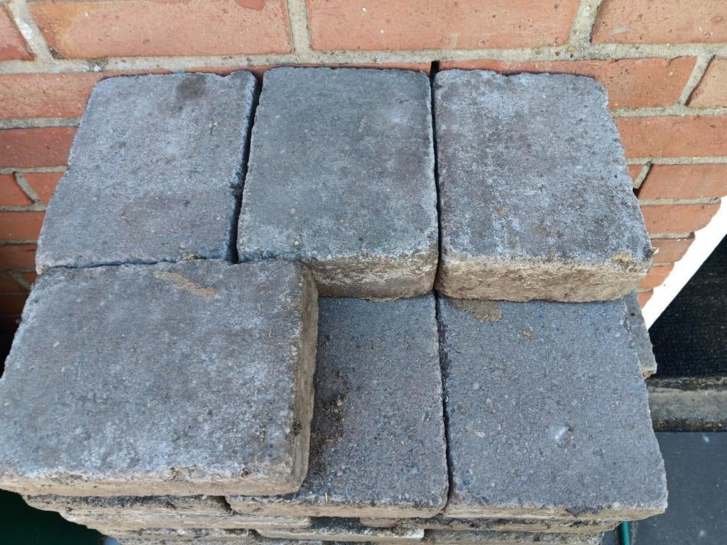 Gebruikte betonnen klinkers voor tuin of oprit, Tuin en Terras, Tegels en Klinkers, Ophalen, Gebruikt, Klinkers, 5 tot 10 m²