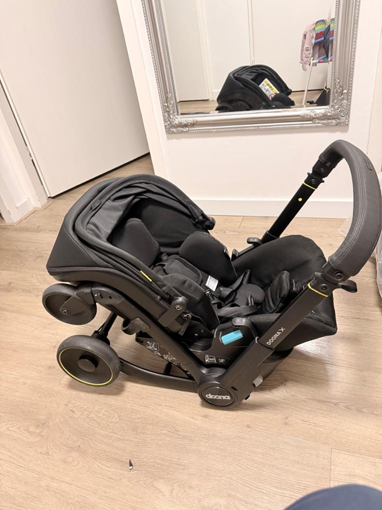 Doona X autostoel/kinderwagen zwart - 8 maanden gebruikt, Ophalen of Verzenden, Gebruikt, 0 t/m 13 kg, Overige merken