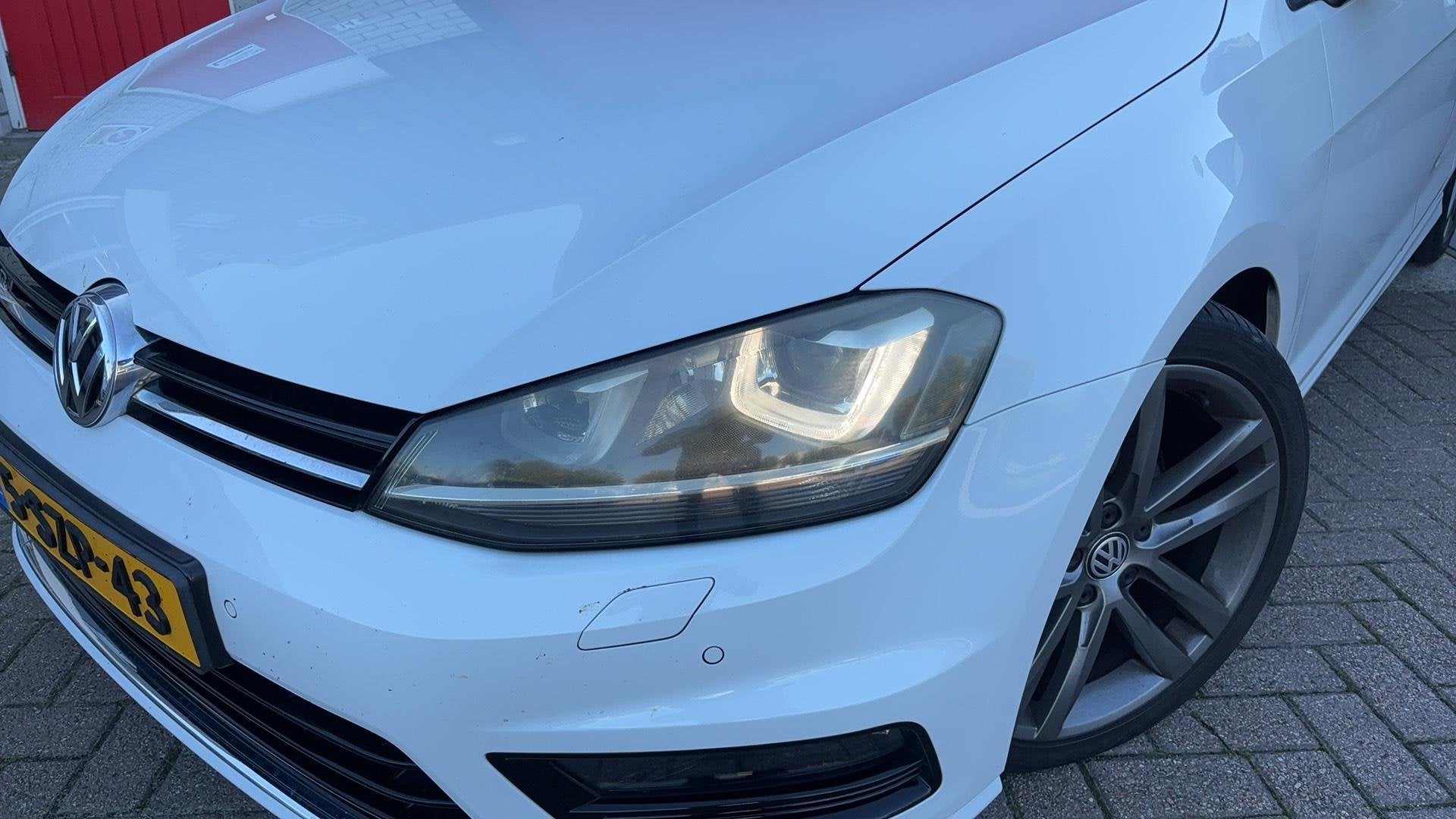 Volkswagen Golf 1.4 TSI Highline R-LINE / AUTOMAAT / PANORAM, Auto's, Euro 5, Gebruikt, 4 cilinders, Alcantara