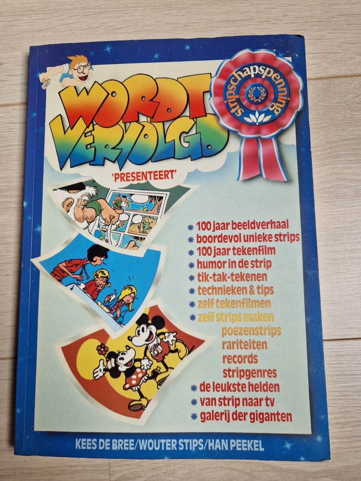 1985 wordt vervolgd presenteert han peekel boek pekel, Ophalen of Verzenden