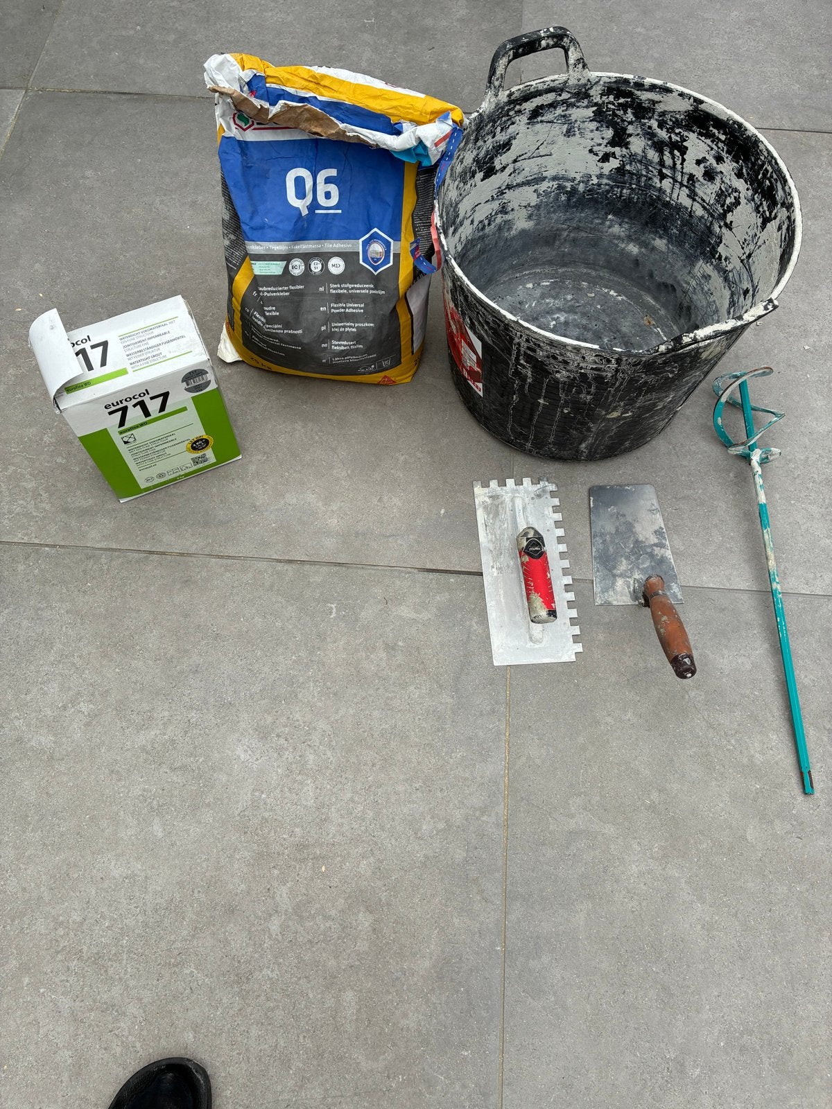 Tegelgereedschap en lijm voor tegelprojecten, Ophalen of Verzenden, Gebruikt, Overige typen
