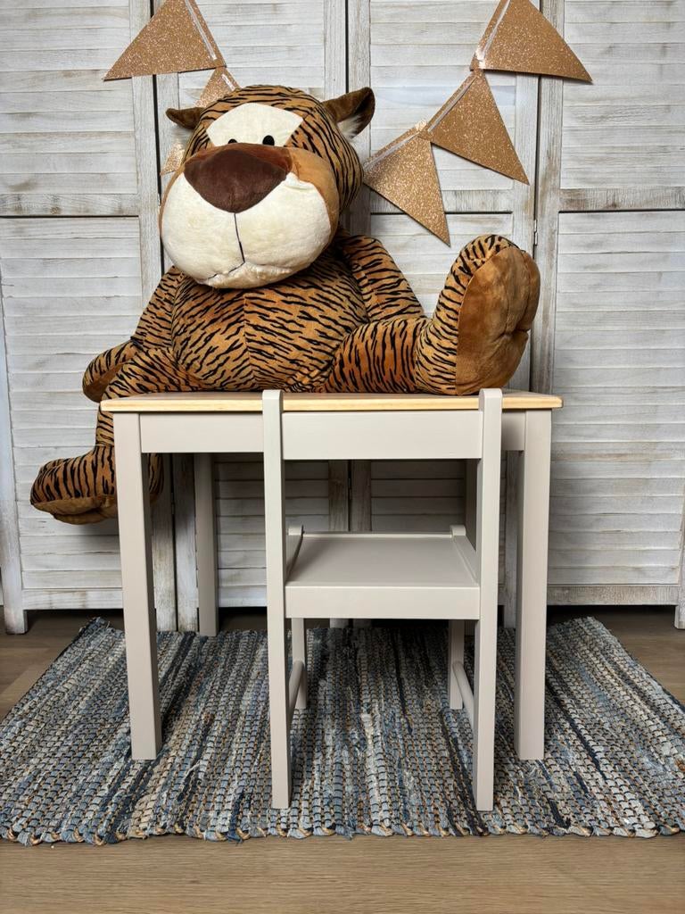 Kindertafel met stoeltje, Kinderen en Baby's, Kinderkamer | Tafels en Stoelen, Ophalen, Zo goed als nieuw, Tafel(s) en Stoel(en)