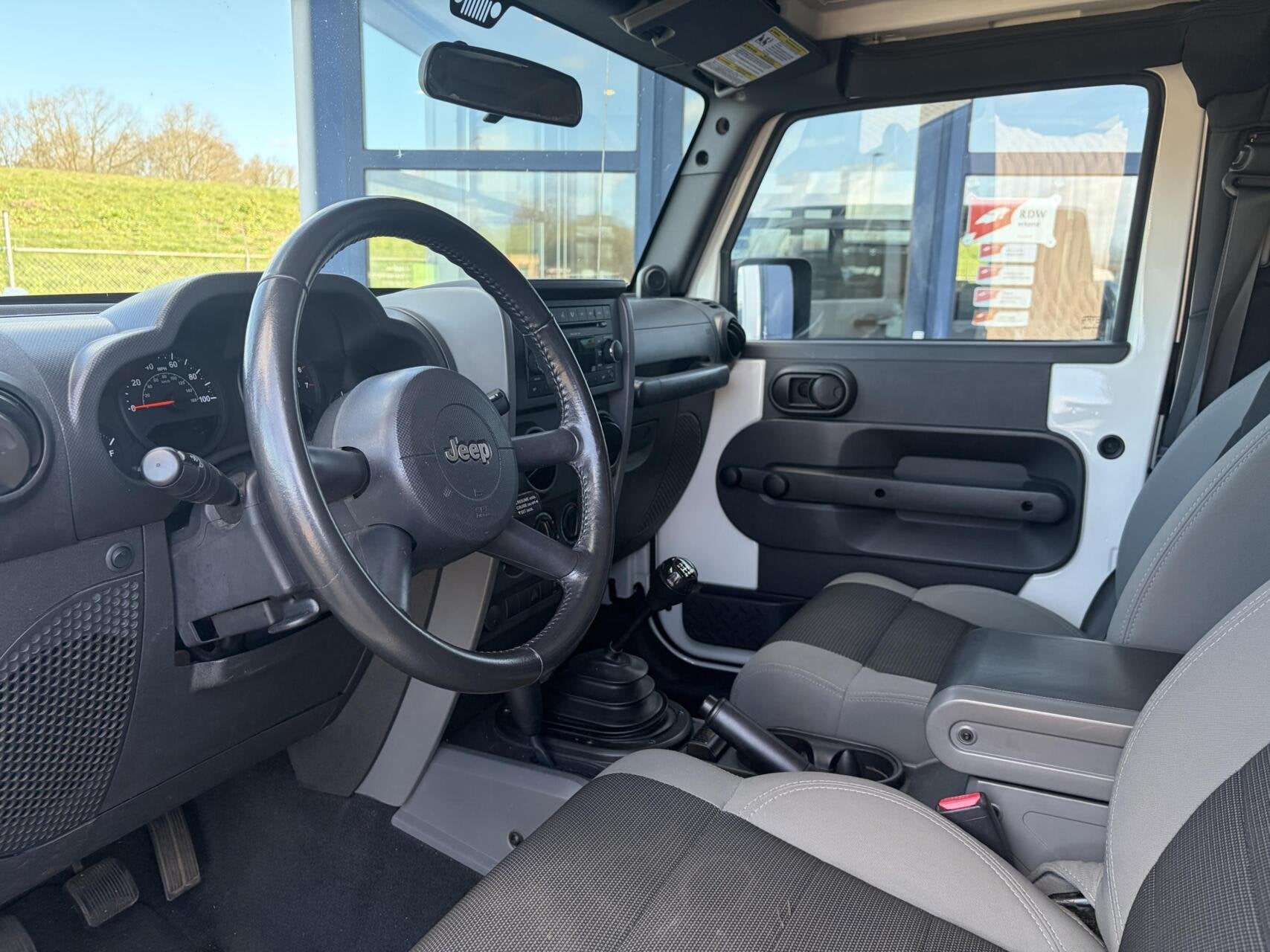 Jeep Wrangler 3.8 Sport 4X4 afneembare hardtop, Stof, Gebruikt, Zwart, Wit