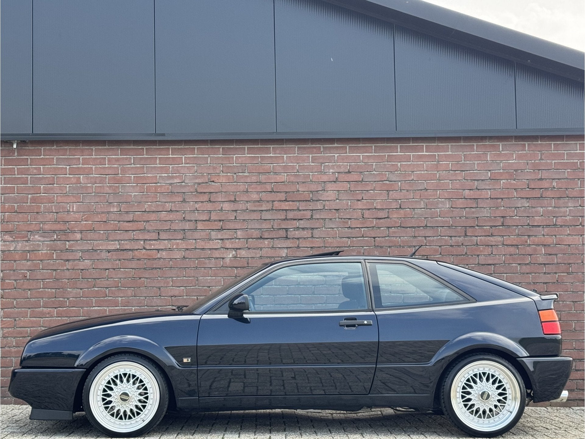 Volkswagen Corrado 2.0-16V | UNIEKE AUTO! (bj 1993), Auto's, Oldtimers, Voorwielaandrijving, Zwart, 1984 cc, Metallic lak
