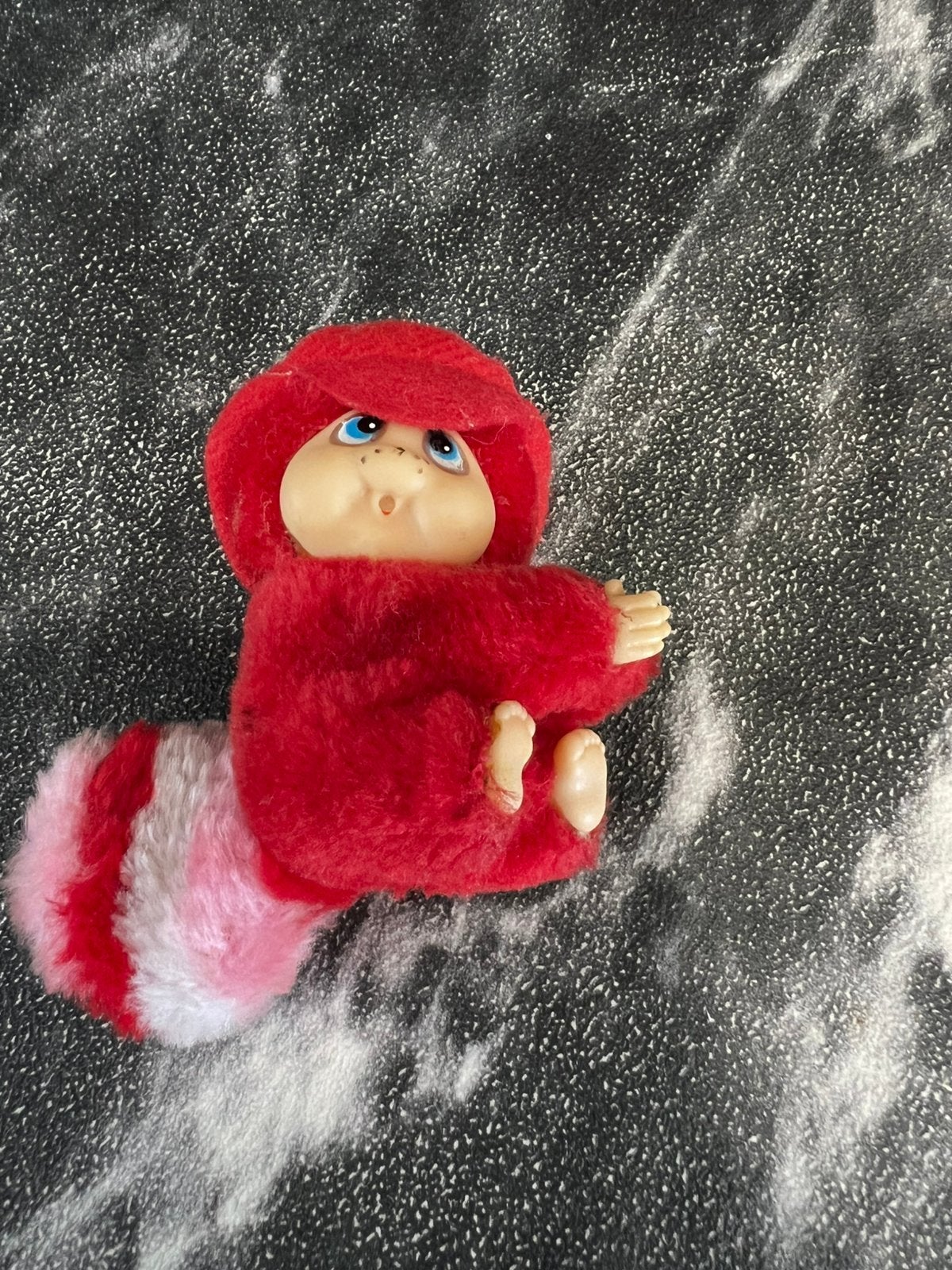 Vintage knijpbeertje MonchhiChi rood, Ophalen of Verzenden, Zo goed als nieuw