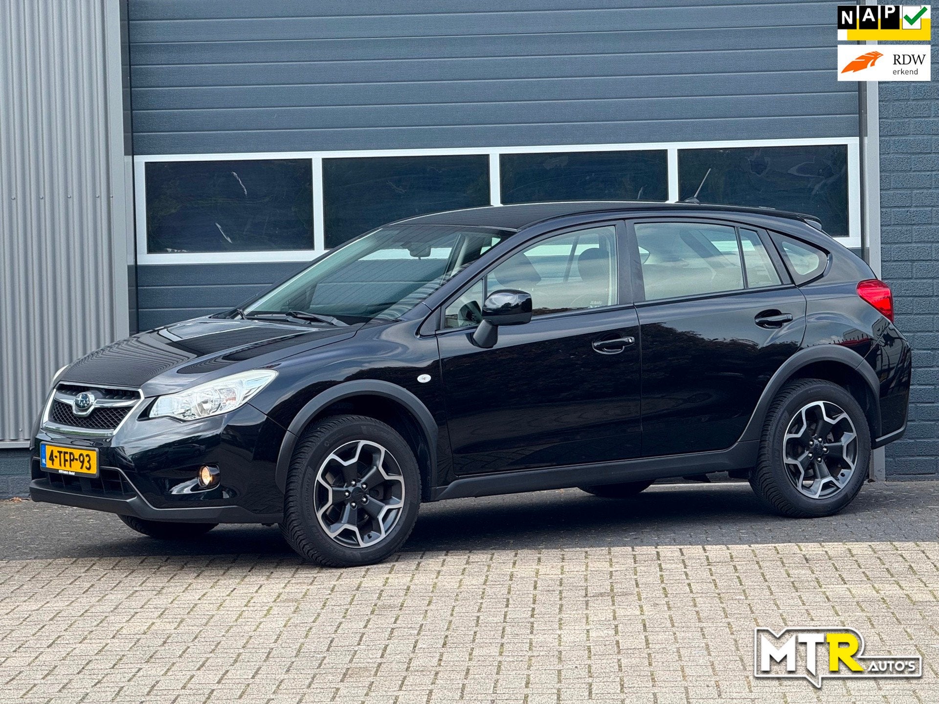 Subaru XV 1.6i Business Edition AWD 2e EIG|NAP|AUT|LEER, Auto's, Euro 5, Gebruikt, Zwart, 4 cilinders