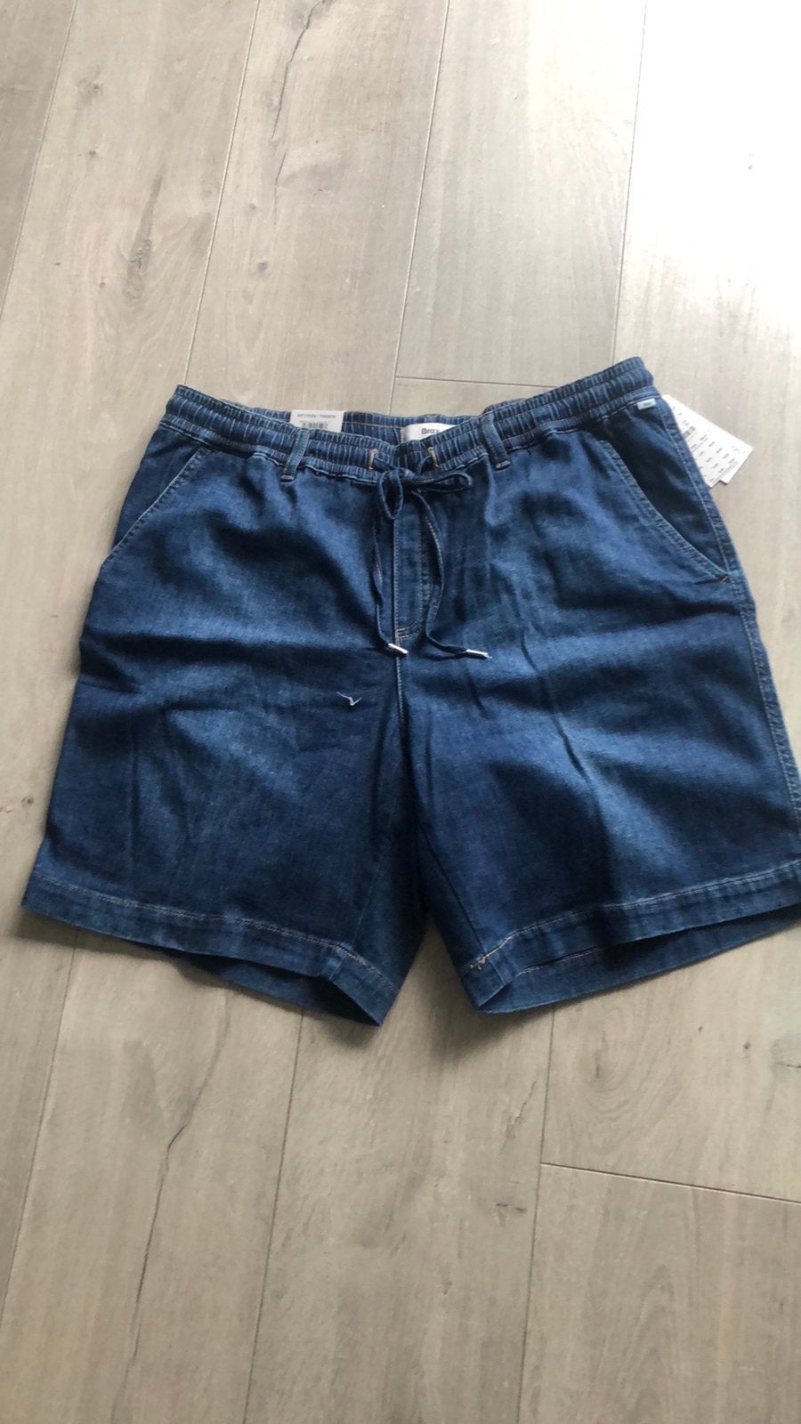 Brax korte jeans maat 42 en 44 nieuw, Kleding | Dames, Spijkerbroeken en Jeans, Ophalen of Verzenden, Nieuw, Blauw, W33 - W36 (confectie 42/44)