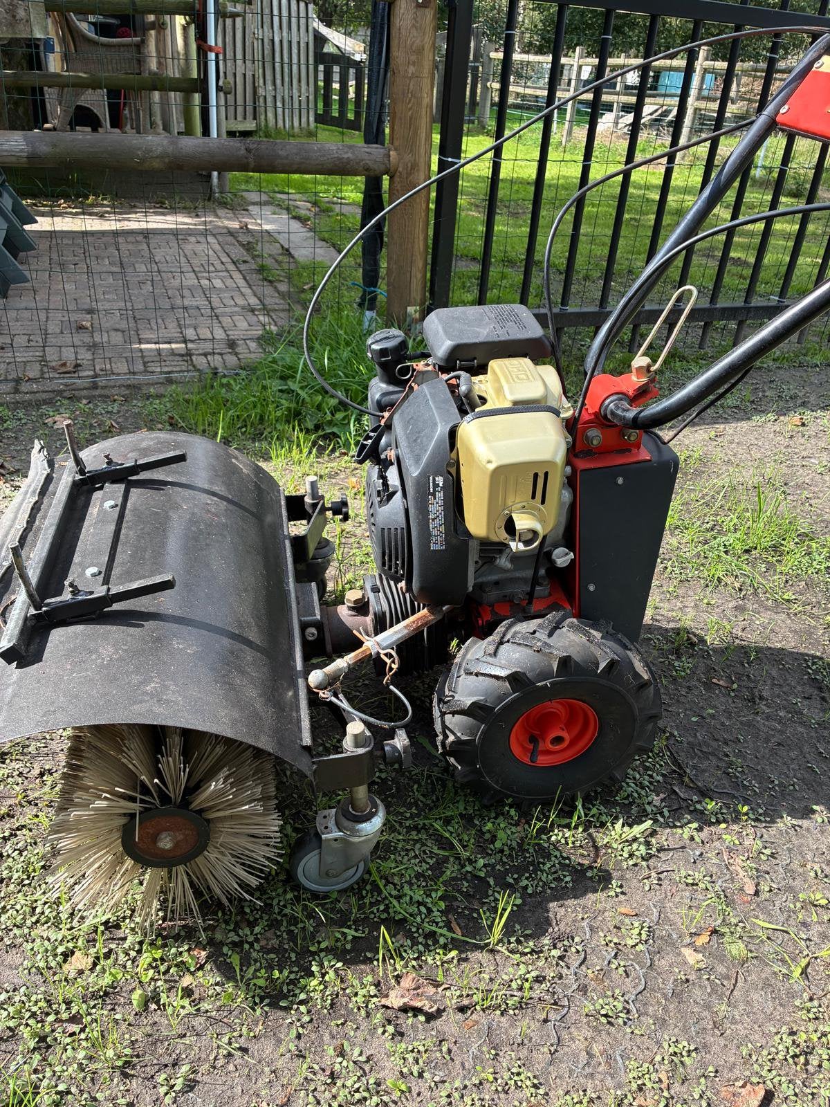 Barbieri veegmachine, Ophalen, Zo goed als nieuw, Elektrisch, Tuinfrees