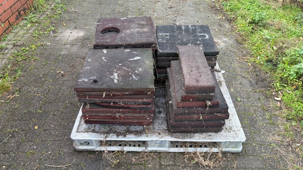 Partij rubberen valtegels 33 stuks diverse maten, Stalling