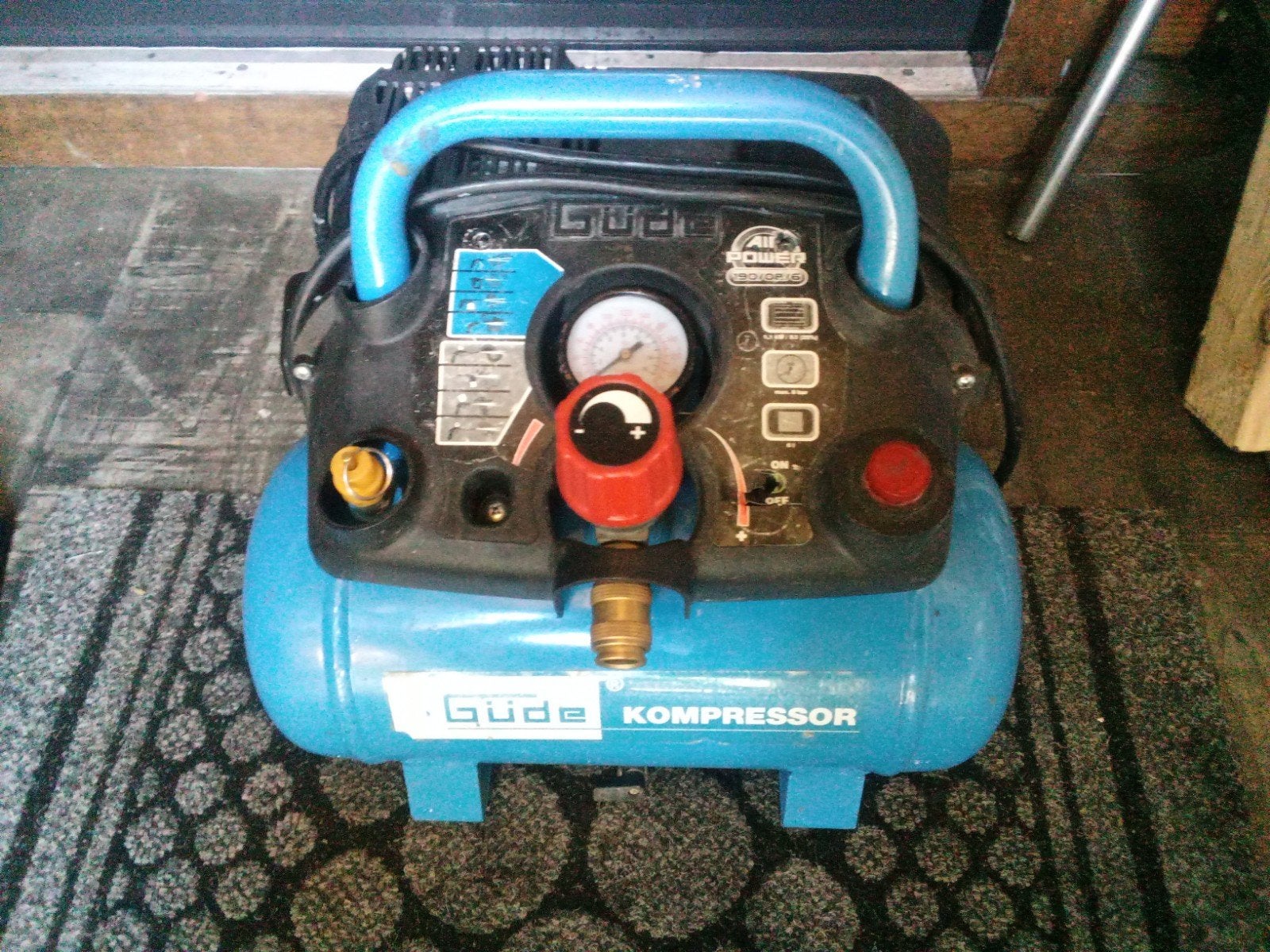 Gude olie vrij compressor 8 bar  inhoud 6 L, Ophalen, Gebruikt, 6 tot 10 bar, Olievrij