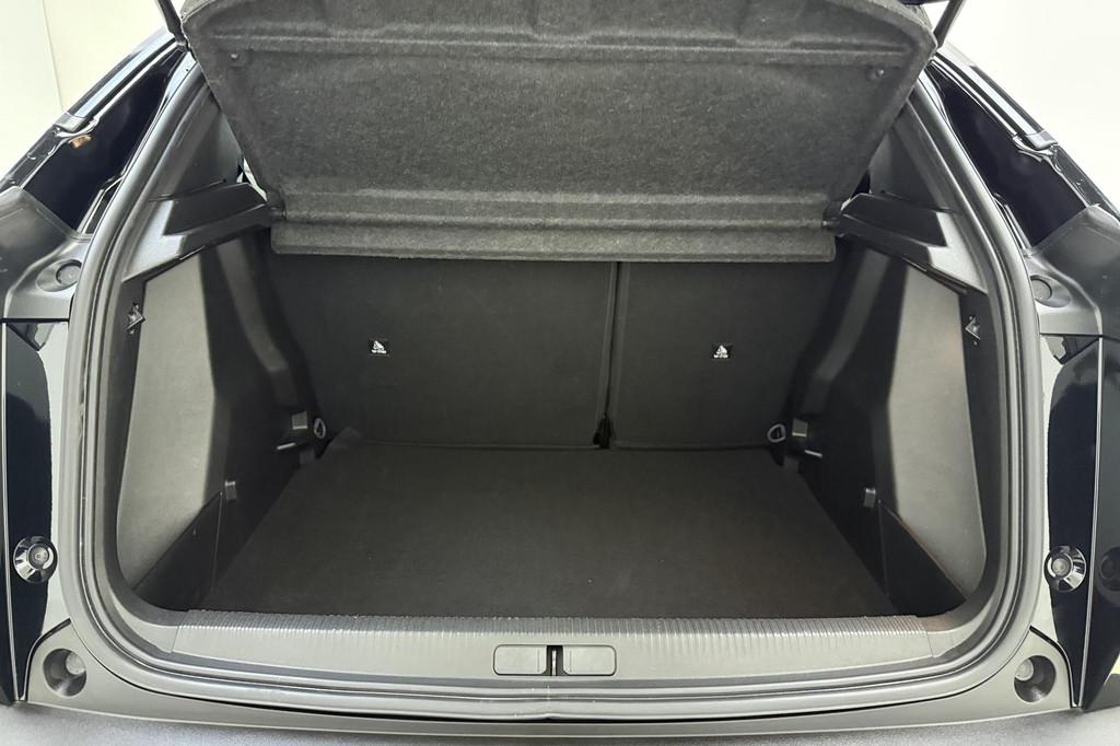 Peugeot 2008 1.2 Hybrid 145 Allure | Climate & Cruise Contro, Euro 6, 1199 cc, Leder en Stof, Zwart
