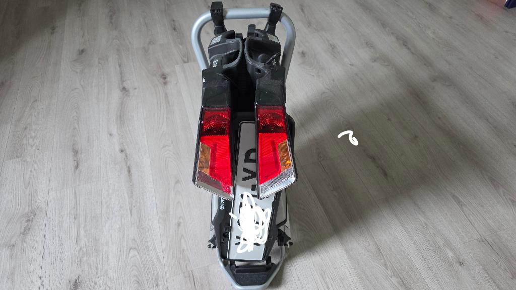 Thule fietsendrager E bikes, Auto diversen, Fietsendragers, Ophalen of Verzenden, Zo goed als nieuw, 2 fietsen, Trekhaakdrager