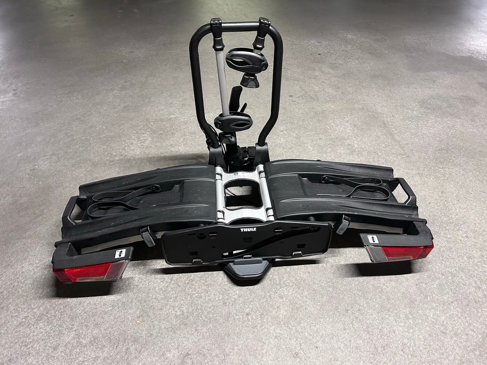 Thule EasyFold XT2 Fietsendrager met beschermhoes, Ophalen of Verzenden, Zo goed als nieuw, 2 fietsen, Trekhaakdrager