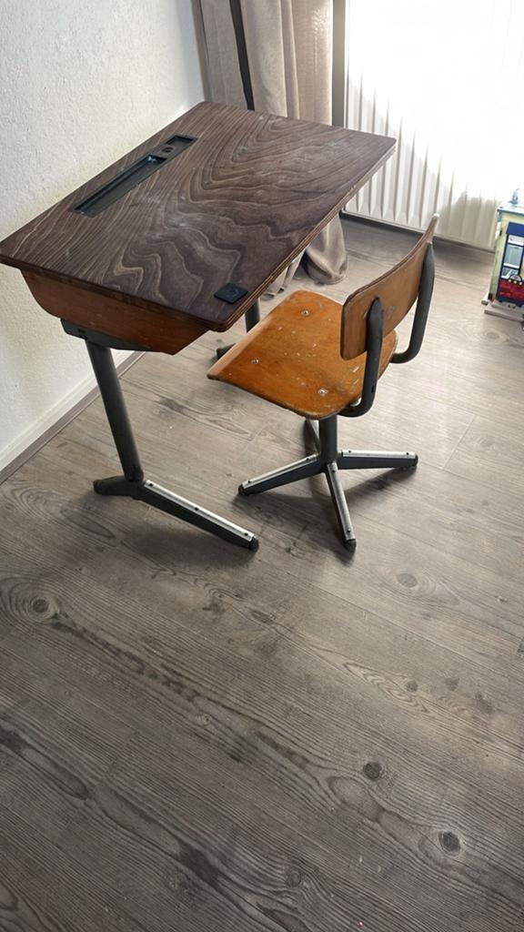 Vintage schoolbureau met stoel - verstelbaar, Ophalen