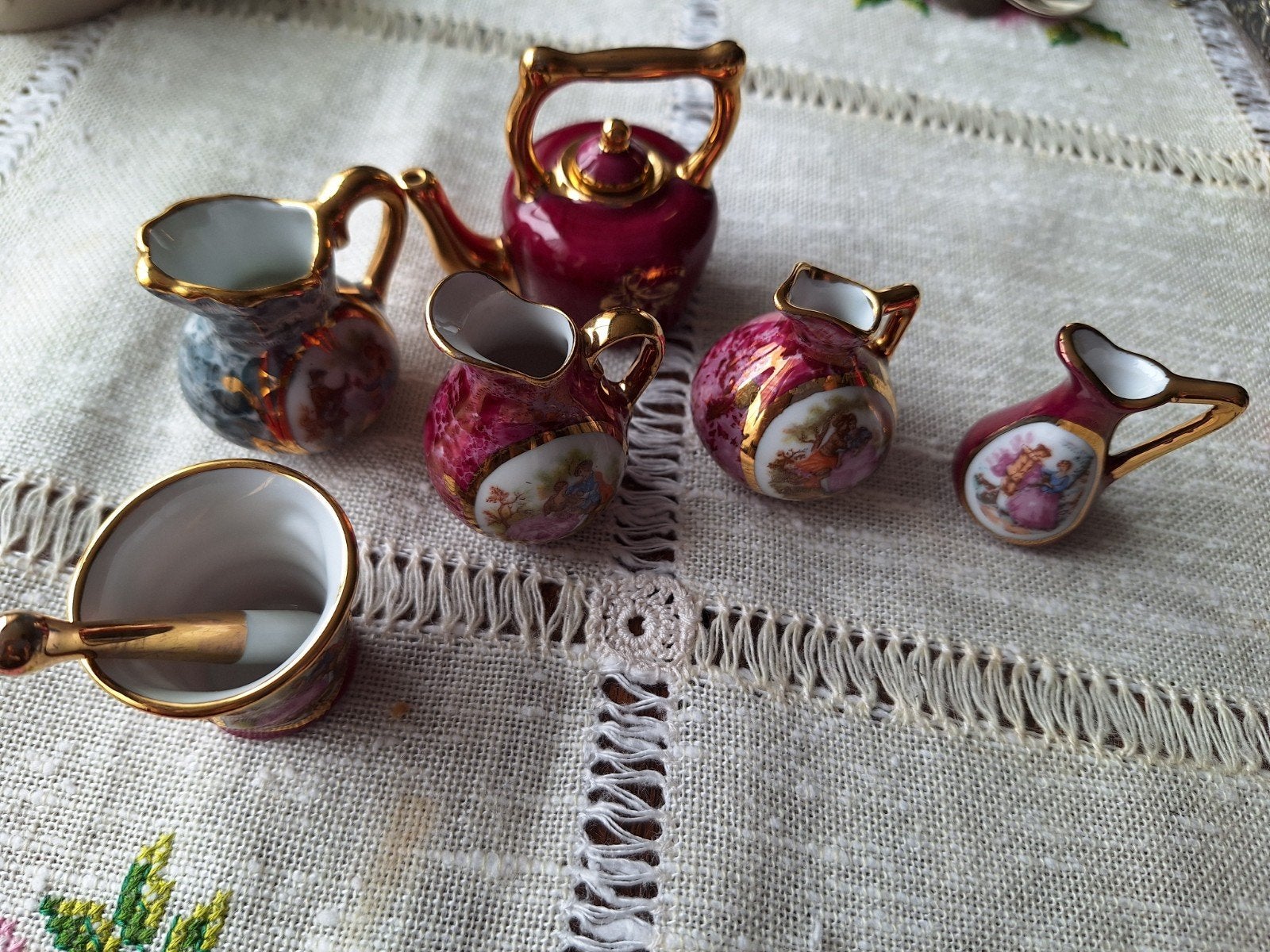 Miniatuur theeserviesje met gouden details en decoratie, Ophalen of Verzenden