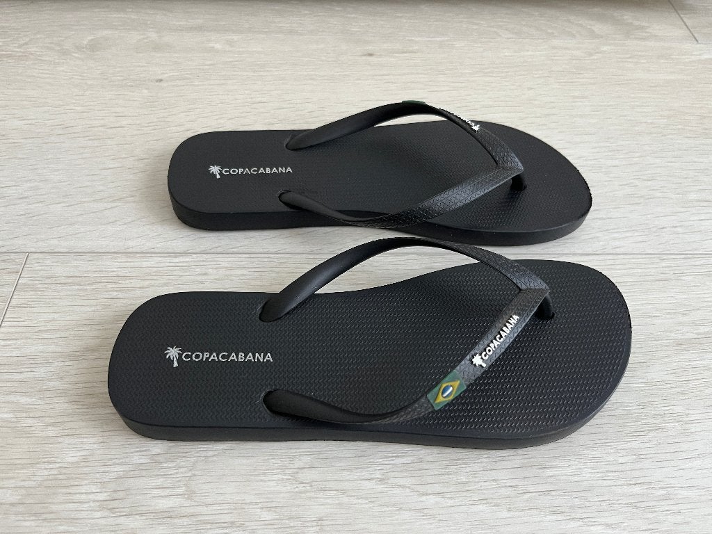 ** ZGAN Copacabana Slippers Teenslippers Zwart, Mt. 36 **, Jongen of Meisje, Schoenen, Ophalen of Verzenden, Copacabana