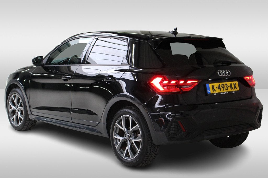 Audi A1 citycarver 30 TFSI Epic Black Camera | 17"Velgen | D, Voorwielaandrijving, Stof, Origineel Nederlands, Bedrijf