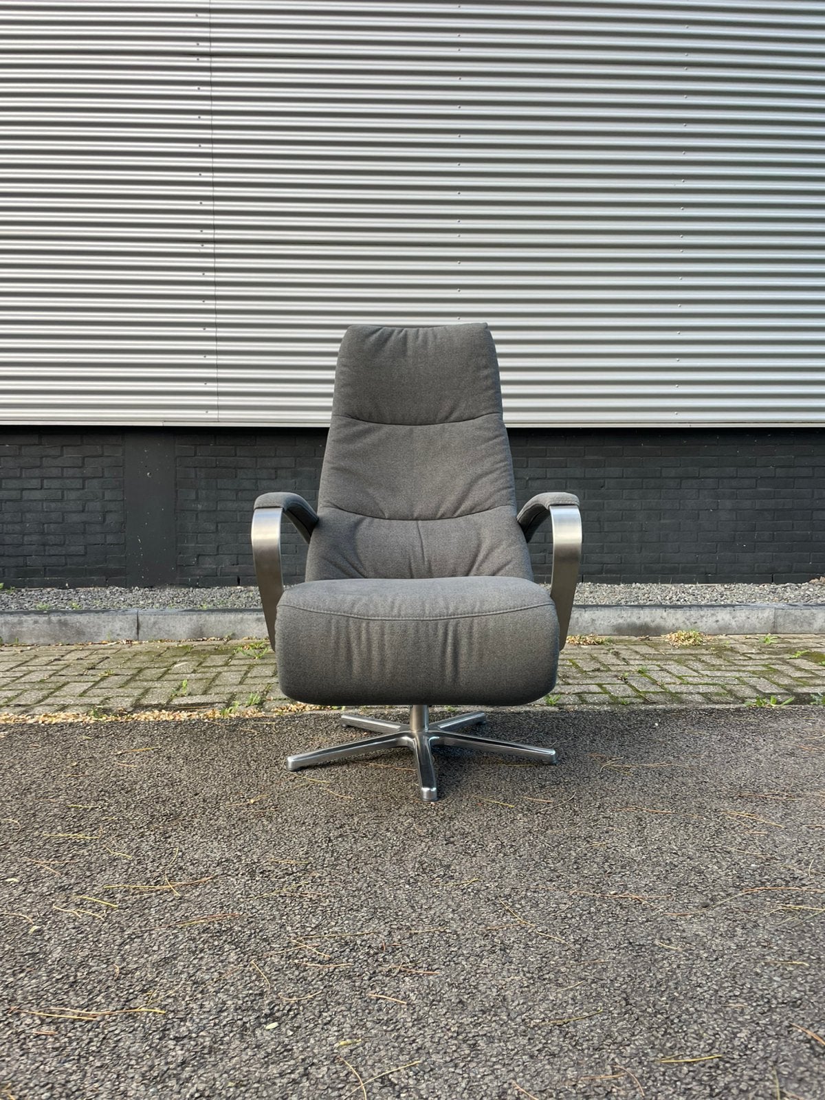 Luxe grijze stoffen prominent humberto relax fauteuil, Huis en Inrichting, Ophalen, Minder dan 75 cm, 50 tot 75 cm, A