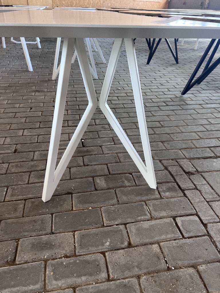 Studio Henk Eettafel Wit 240 x 100 Butterfly | Van €3069, nu, 100 tot 150 cm, Studio Henk, Ophalen of Verzenden, Studio Henk