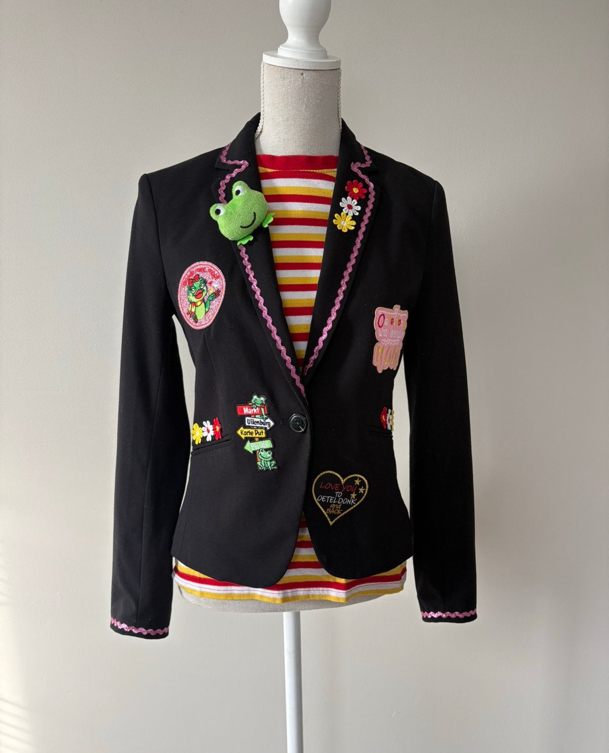 Oeteldonk jasje maat XS/34 dames met roze 🐸🩷, Ophalen, Carnaval, Zo goed als nieuw, Kleding