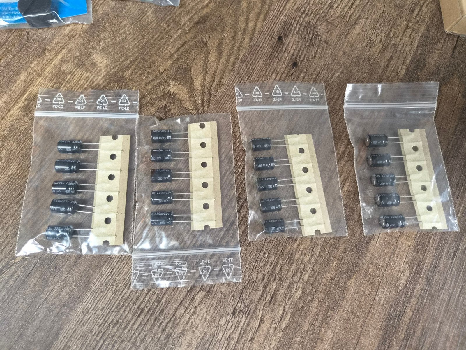 CONDENSATOREN, Hobby en Vrije tijd, Ophalen of Verzenden