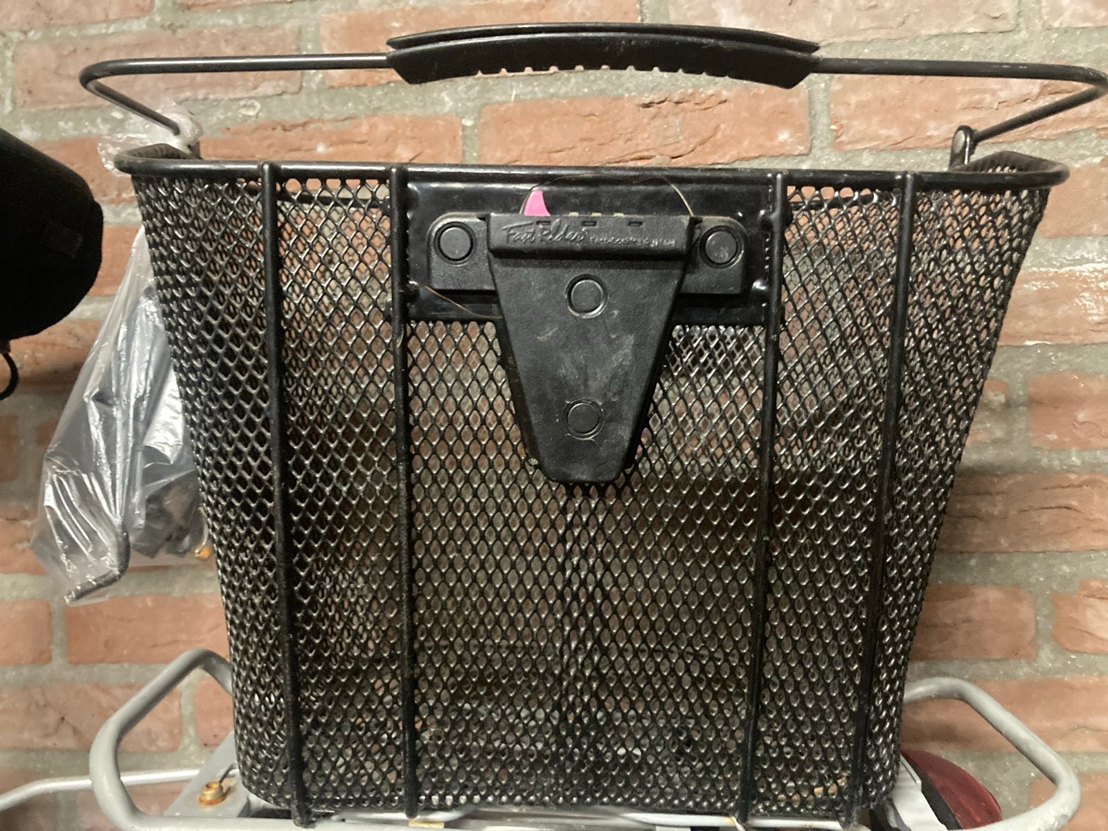 Fast Rider Fietsmand met bevestigingsmaterialen, Ophalen, Gebruikt, Fietsmand, Stuurbevestiging