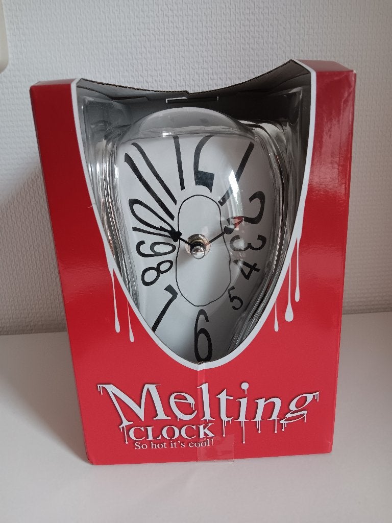 Smeltende Klok in Dali Stijl - Nieuw in Doos, Wandklok, Analoog, Werkt op batterijen, Nieuw