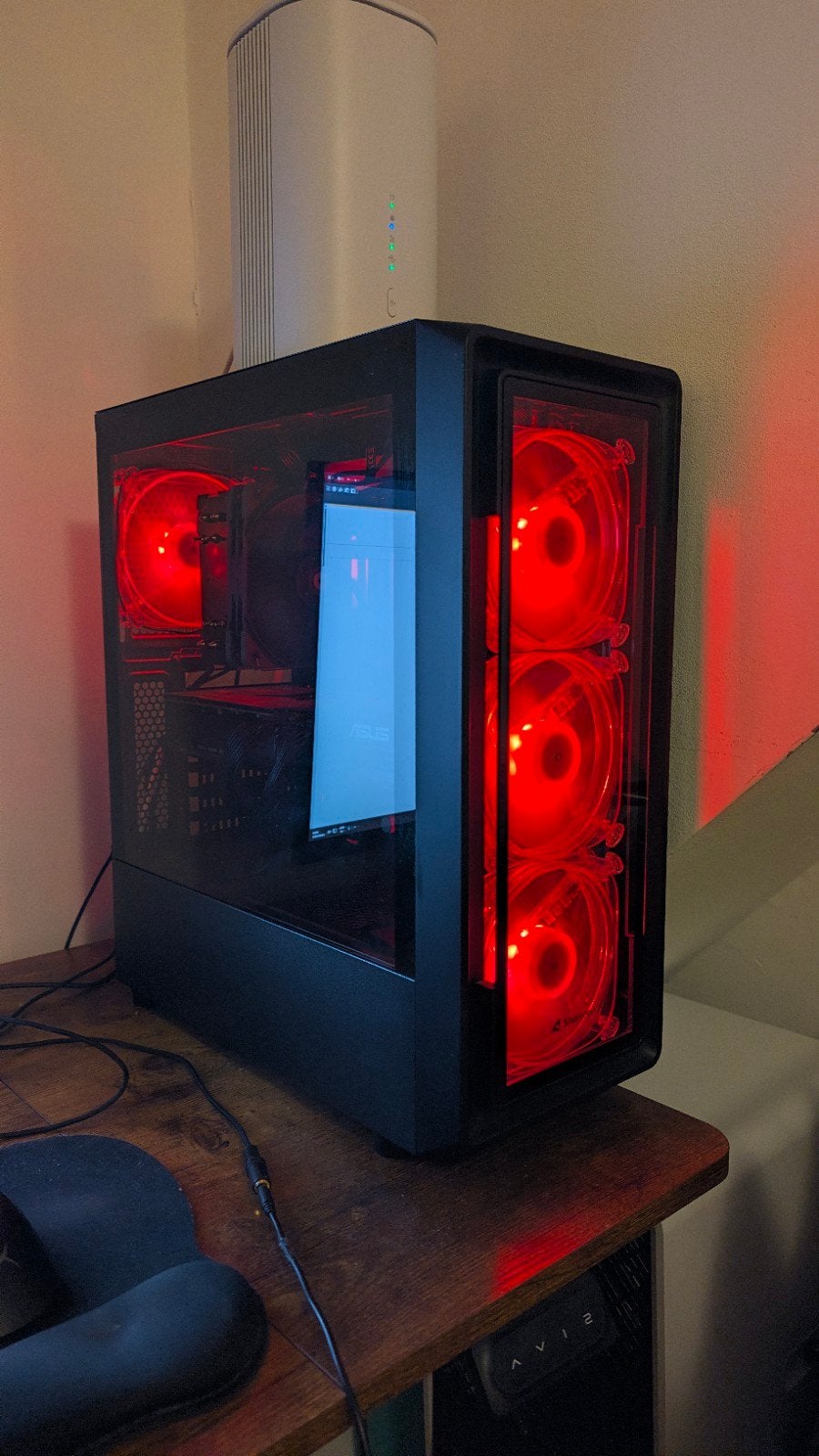 Sharkoon PC Case met Rode LED Fans, Computers en Software, Ophalen of Verzenden, Zo goed als nieuw