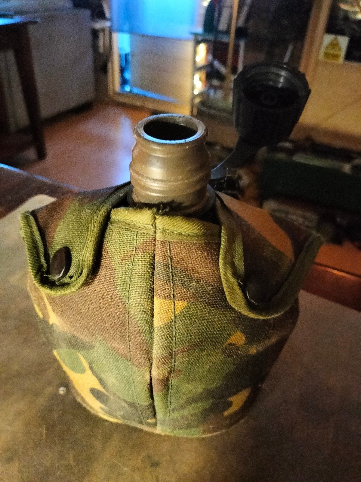 Airsoft / leger bidon drinkfles woodland camo riem molle, Verzamelen, Militaria | Algemeen, Ophalen of Verzenden, Landmacht, Nederland