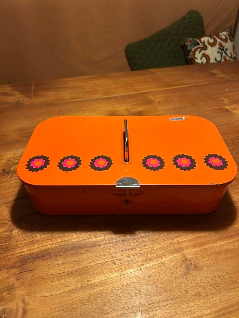 Retro Brabantia schoenpoets kist oranje, Ophalen, Zo goed als nieuw