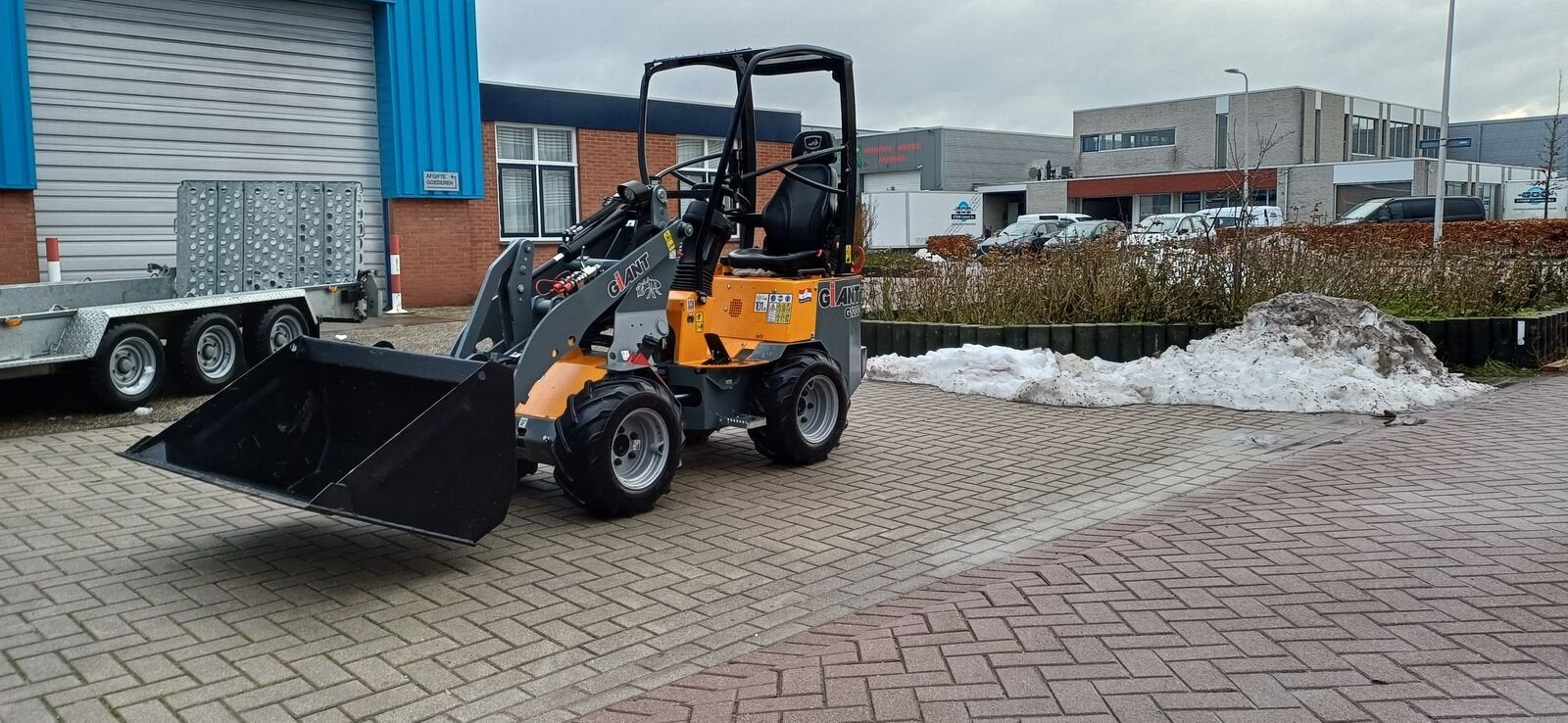 Giant G1200 wheel loader, Wiellader of Shovel