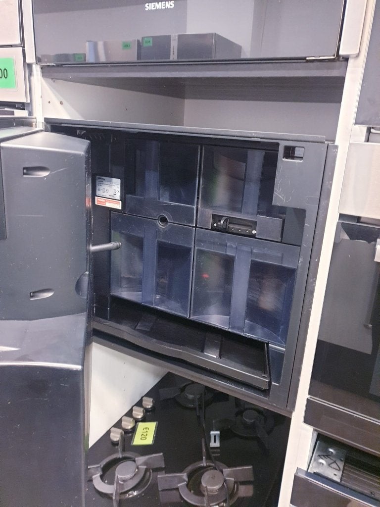 miele inbouw koffie machine INC GARANTIE, Ophalen, Zo goed als nieuw, Koffiemachine, Koffiebonen