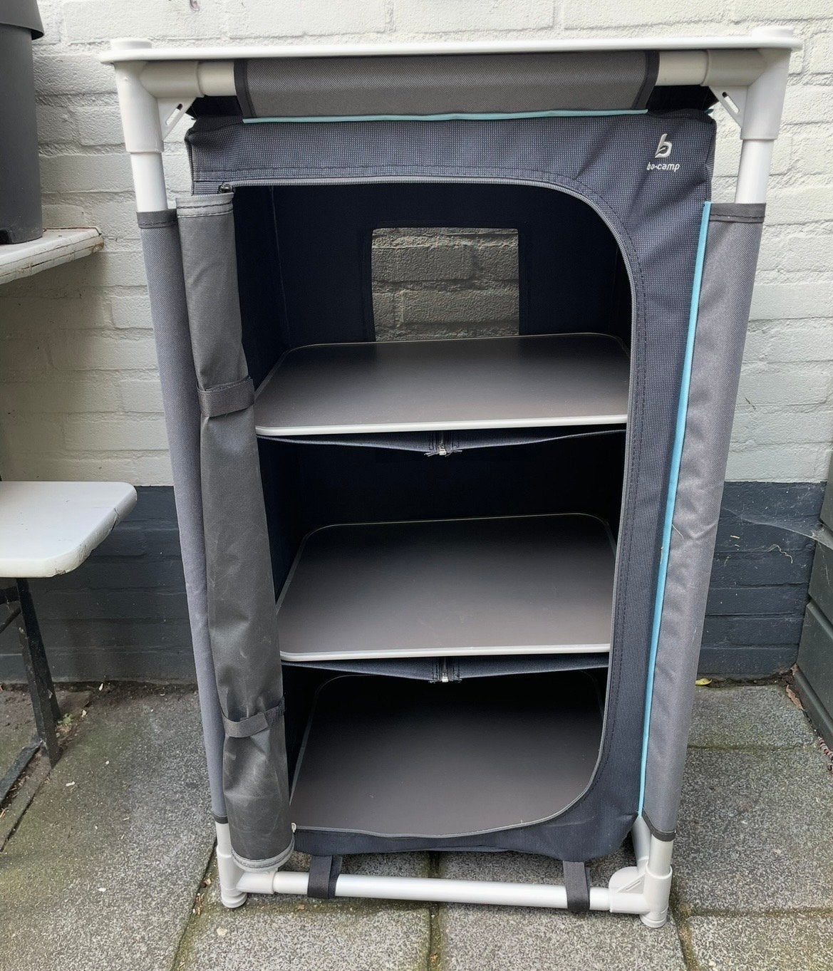 Bo-Camp campingkast met 3 planken en opbergvakken, Bo-Camp, Ophalen of Verzenden, Zo goed als nieuw, Bo-Camp