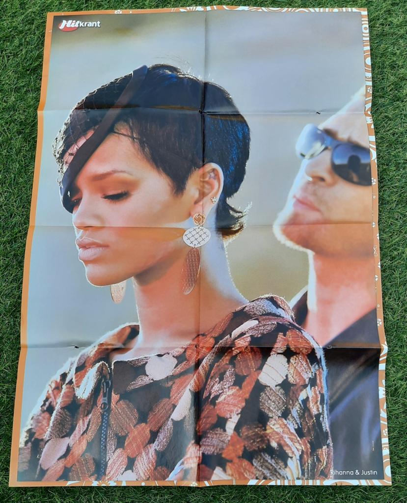 Grote Poster Hitkrant 2009 Rihanna & Justin / Corbin Bleu, Verzamelen, Ophalen of Verzenden, Gebruikt, A1 t/m A3, Muziek