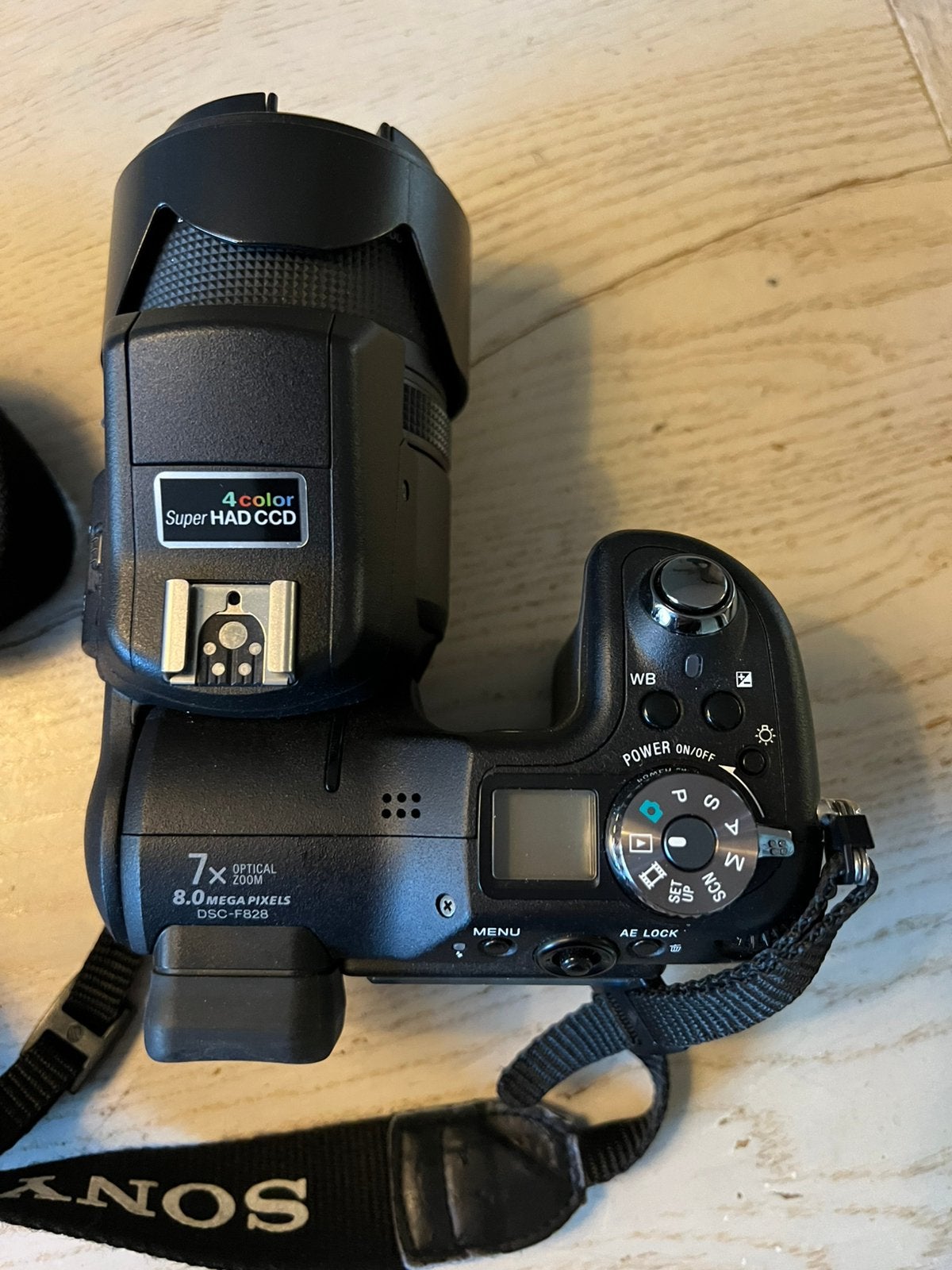Sony Cybershot DSC - F828 camera, 8 megapixels, Zo goed als nieuw, 4 t/m 7 keer, Sony