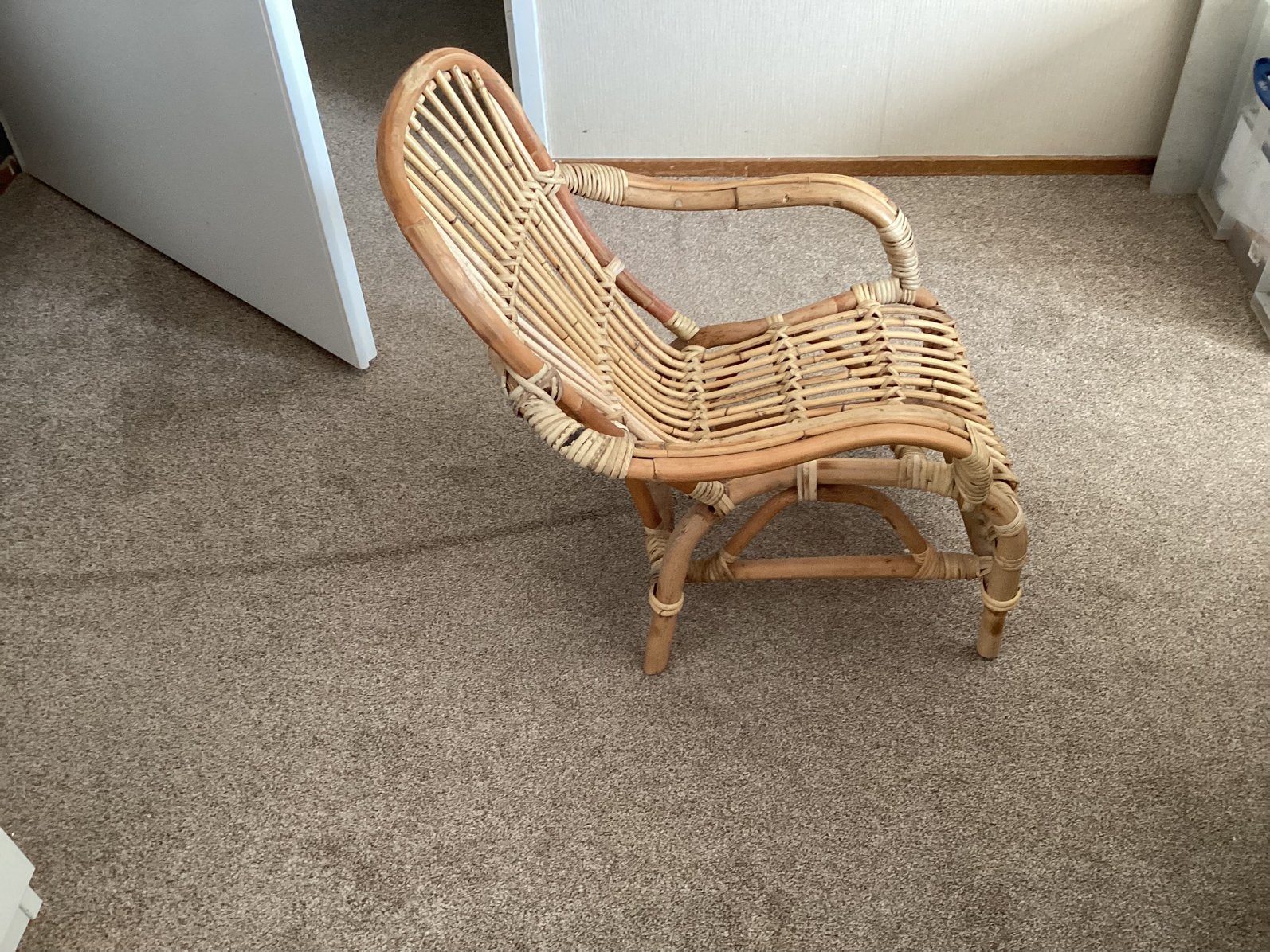 Rotan kinder stoel, Ophalen, Zo goed als nieuw, Rotan