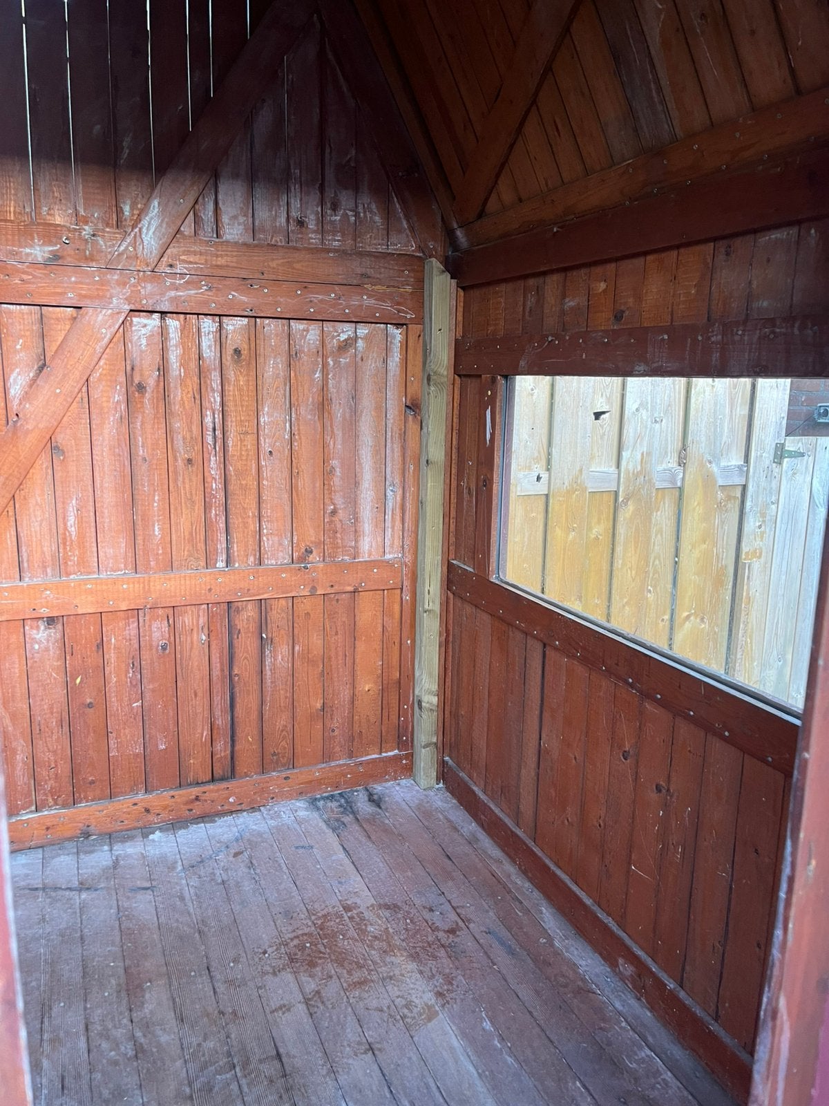 Charmant houten speelhuisje met veranda, Ophalen, Gebruikt, Hout