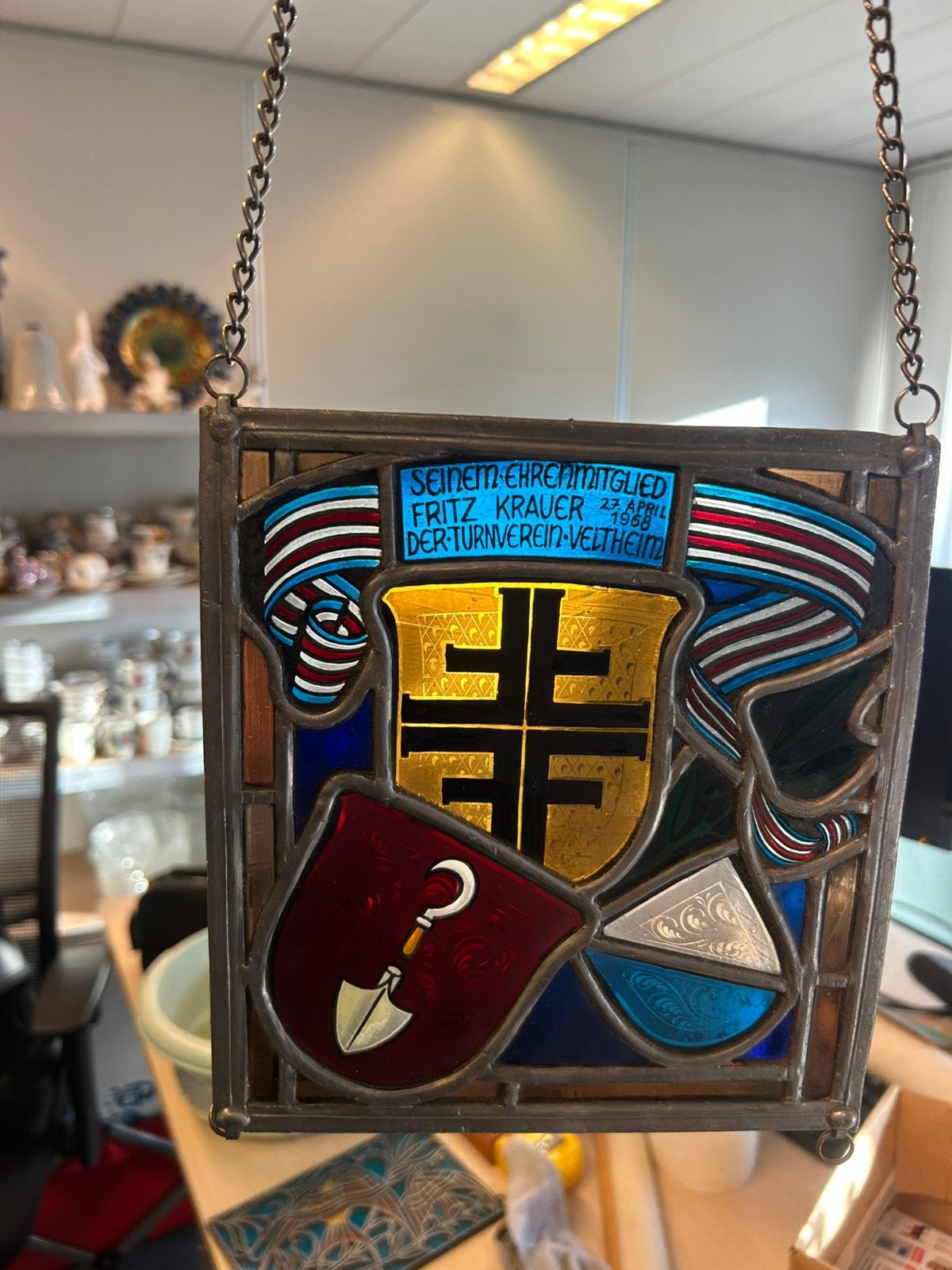 Vintage Zwitsere brandgeschilderde glas in lood plaatje 1968, Antiek en Kunst, Ophalen