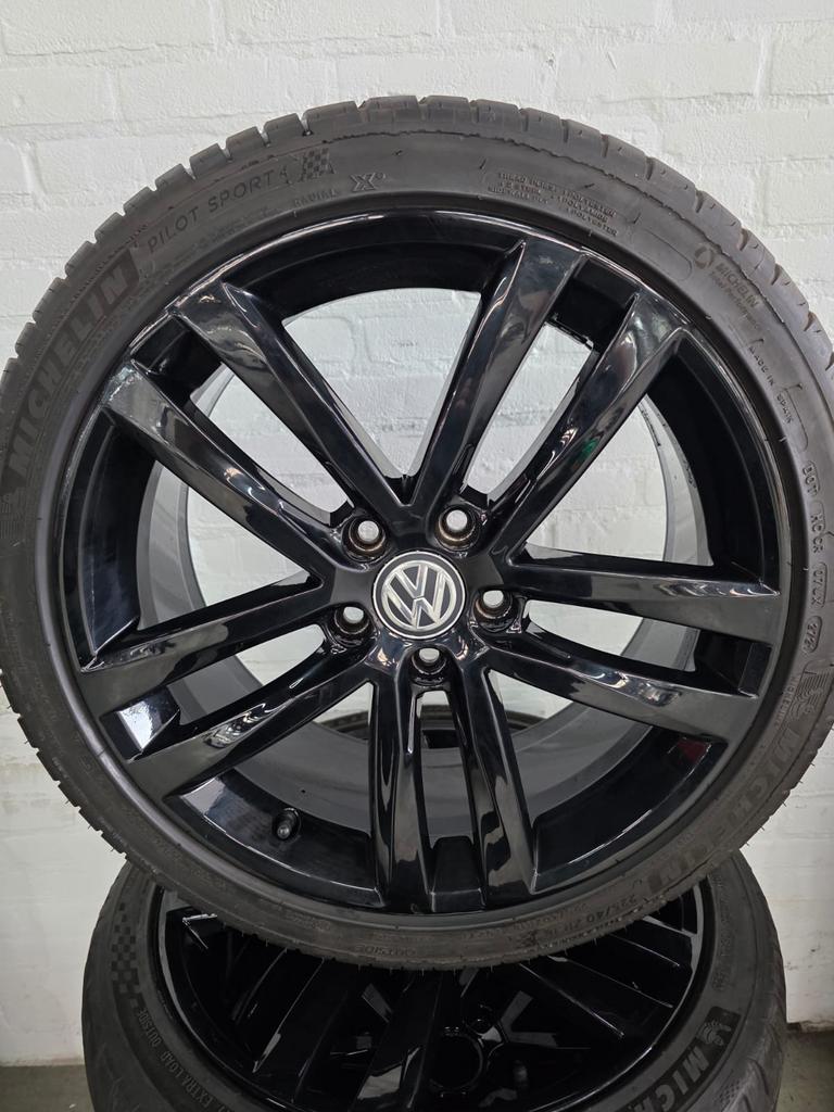Orig 18 inch VW Golf 7 A- Merk zomerwielen Salvador, Auto-onderdelen, Banden en Velgen, 18 inch, Gebruikt, Banden en Velgen, Ophalen of Verzenden
