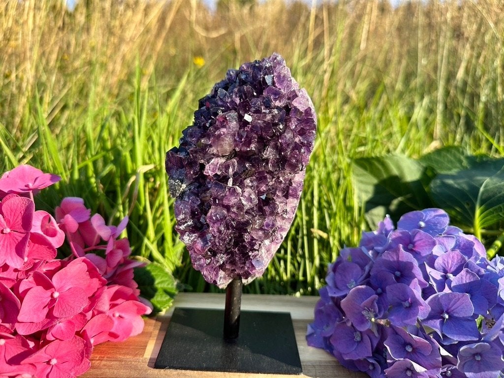 amethist geode Uruguay met diep paarse kleur op  standaard, Ophalen of Verzenden
